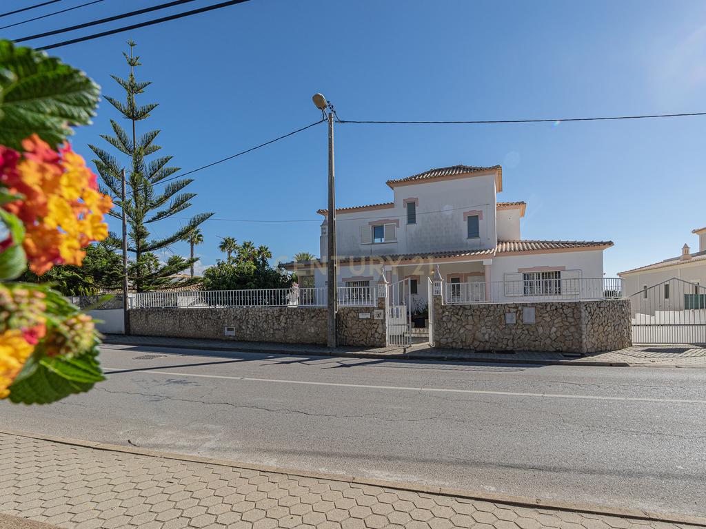 Excelente moradia em Carvoeiro - Image 1