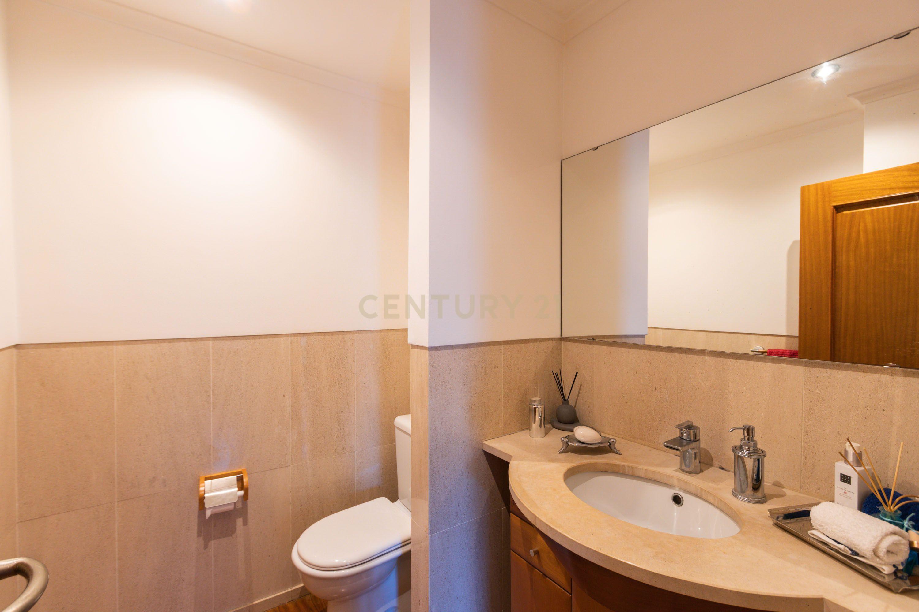 Fotografia 10 de Moradia T4 em Condomínio fechado com Piscina e Ginásio | Cascais