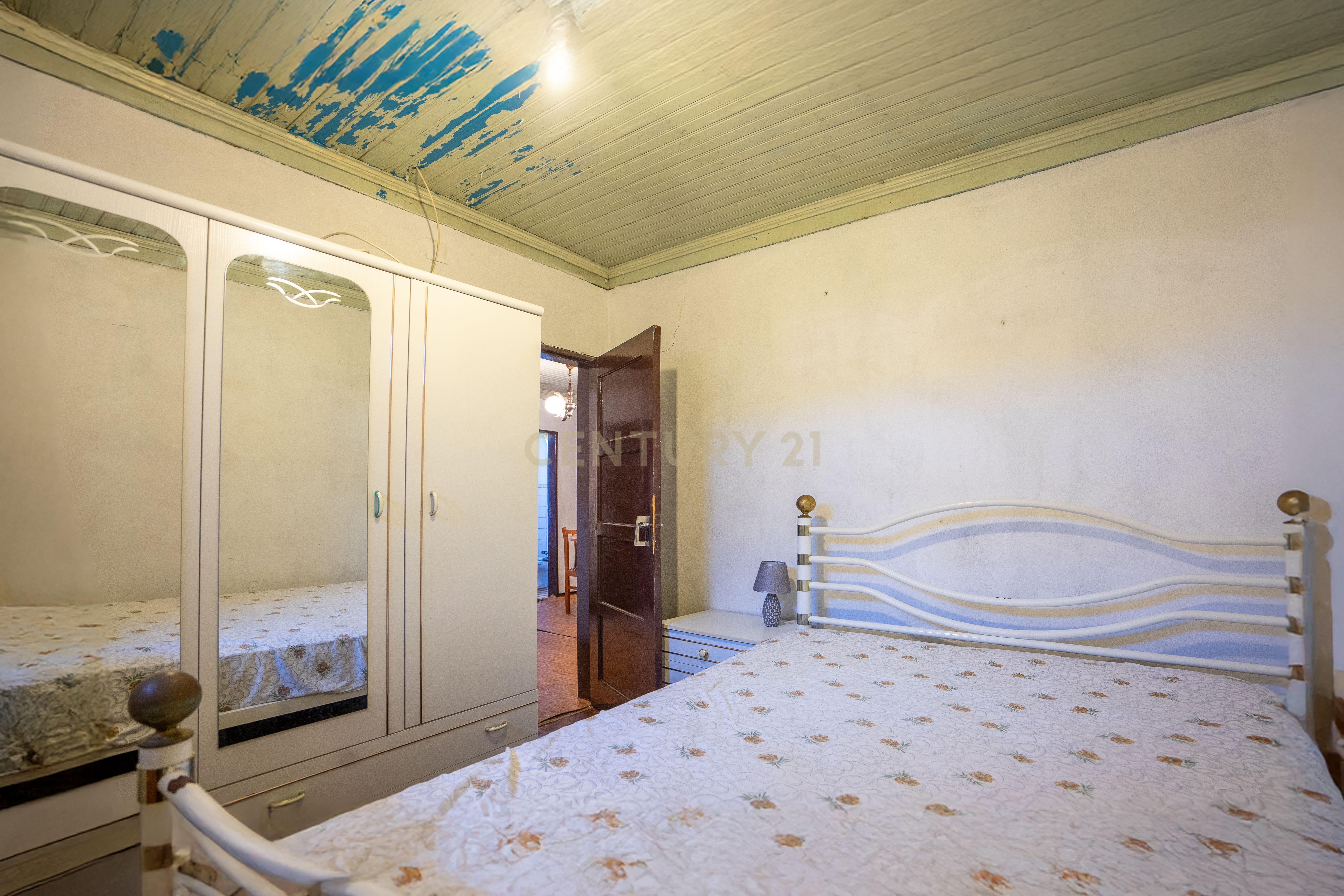 Casa antiga com potencial em Gestosa Fundeira - Image 12