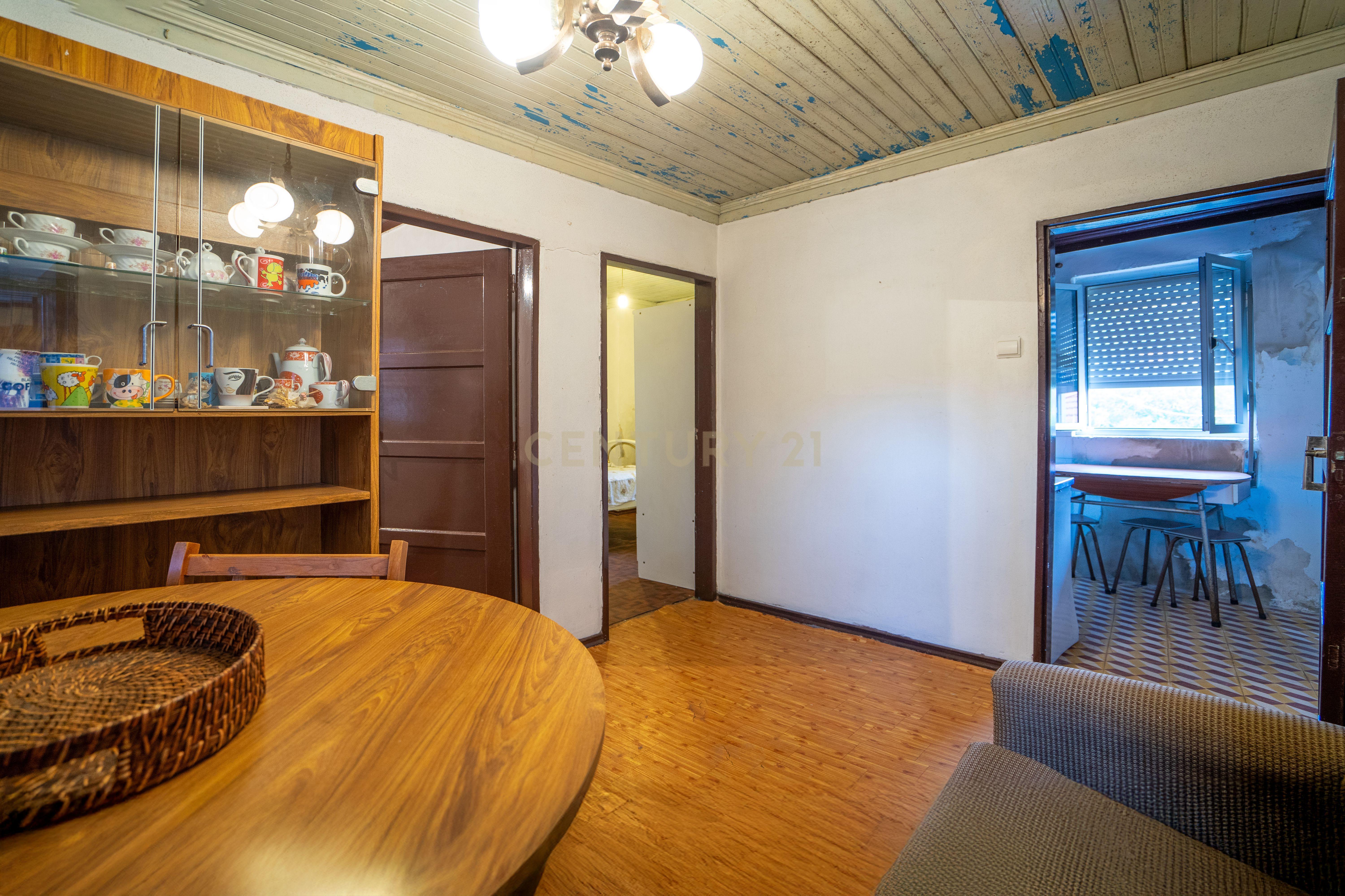 Casa antiga com potencial em Gestosa Fundeira - Image 8