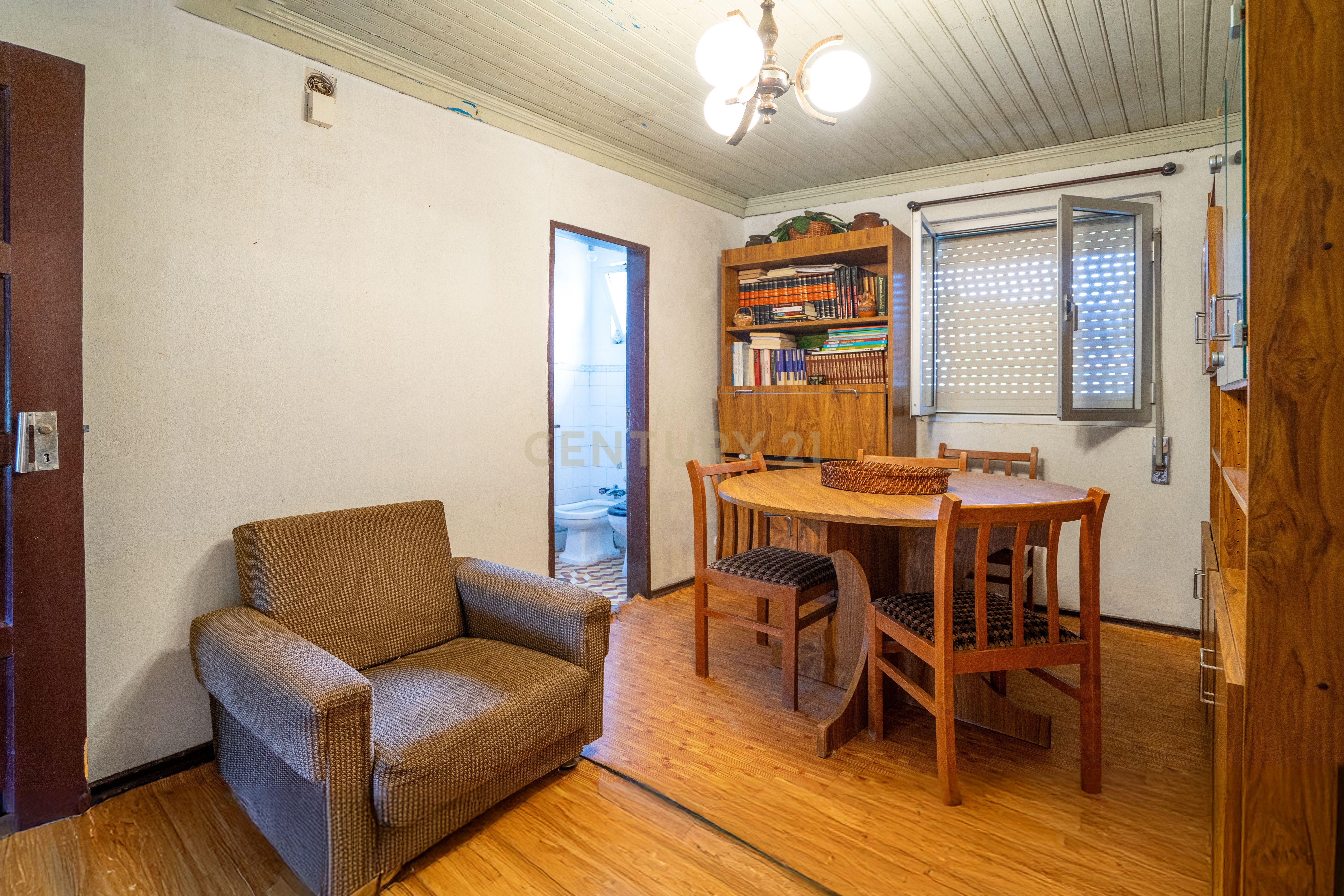 Casa antiga com potencial em Gestosa Fundeira - Image 9