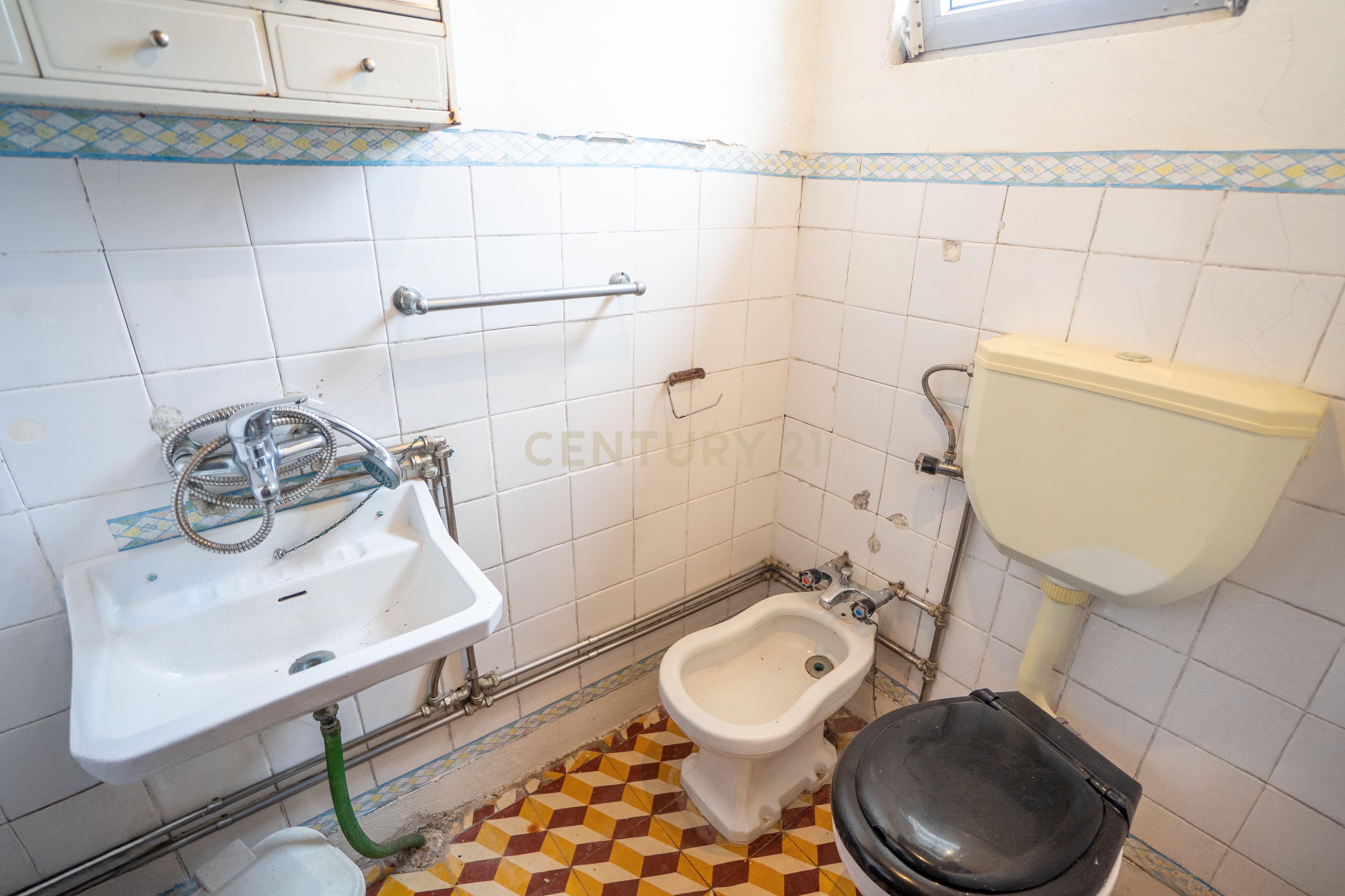 Casa antiga com potencial em Gestosa Fundeira - Image 10