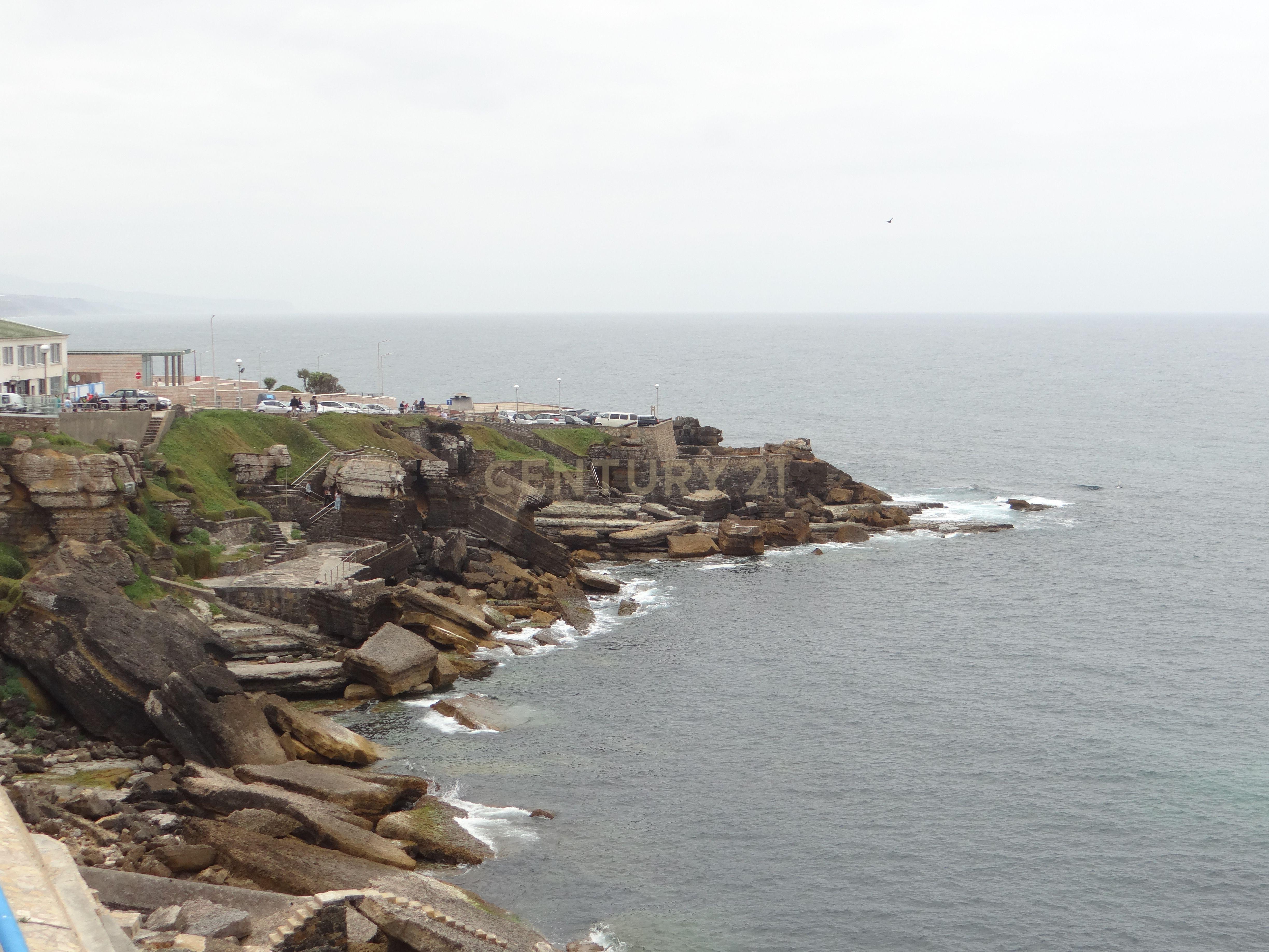 Apartamento Remodelado com Vista Mar na Ericeira, lugar de parqueamento e arrecadação - Image 47
