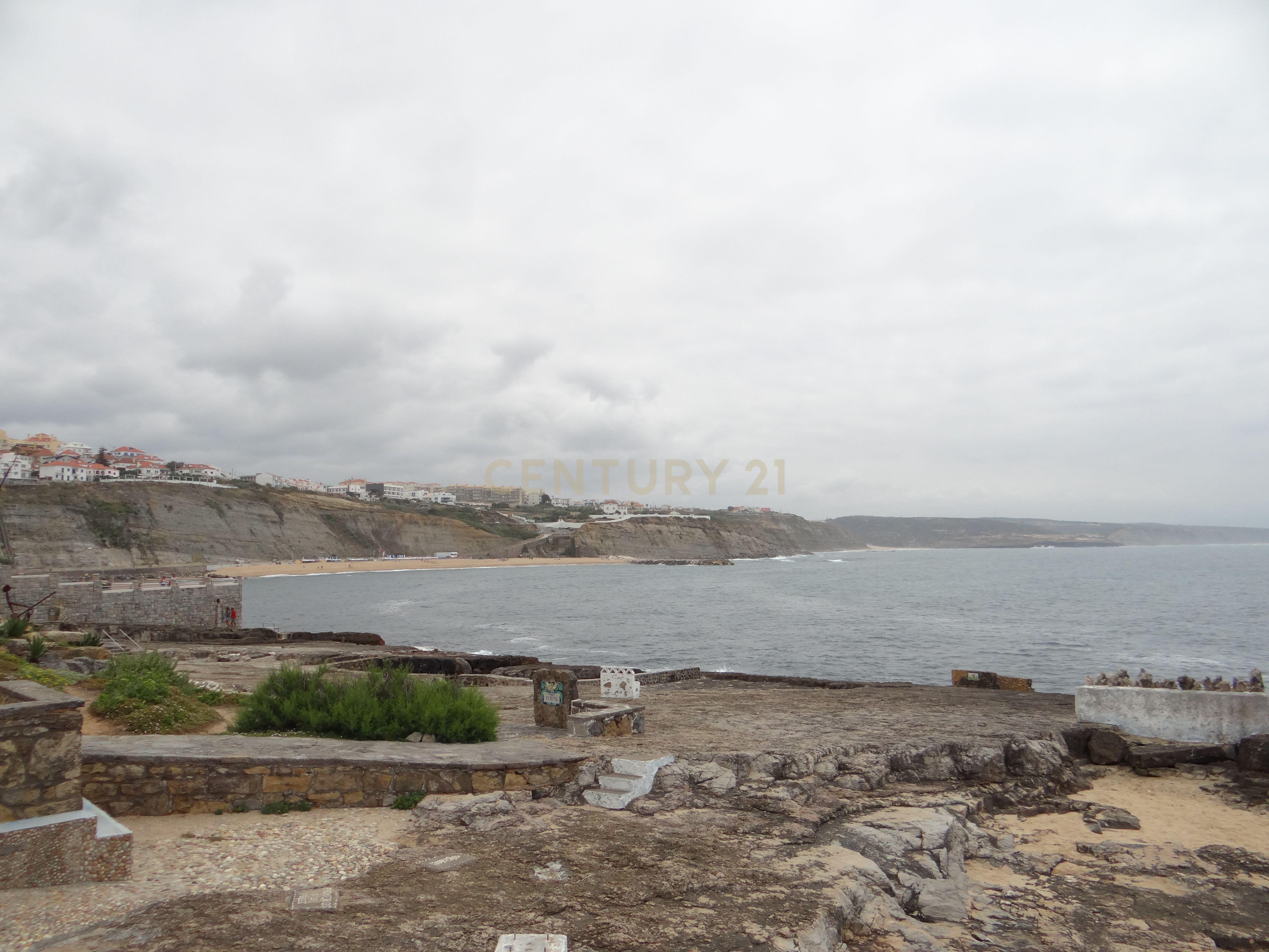 Apartamento Remodelado com Vista Mar na Ericeira, lugar de parqueamento e arrecadação - Image 48