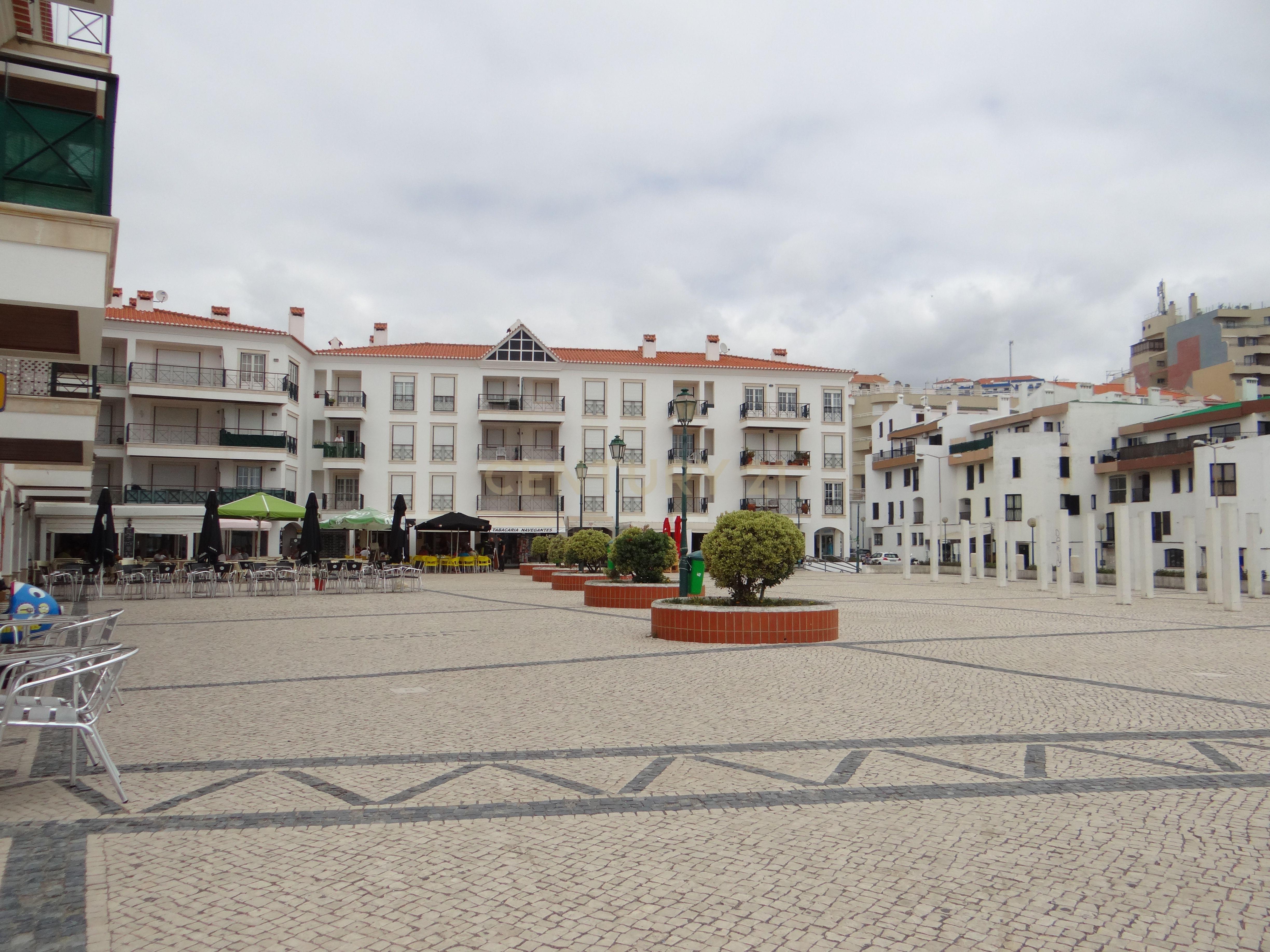 Apartamento Remodelado com Vista Mar na Ericeira, lugar de parqueamento e arrecadação - Image 45