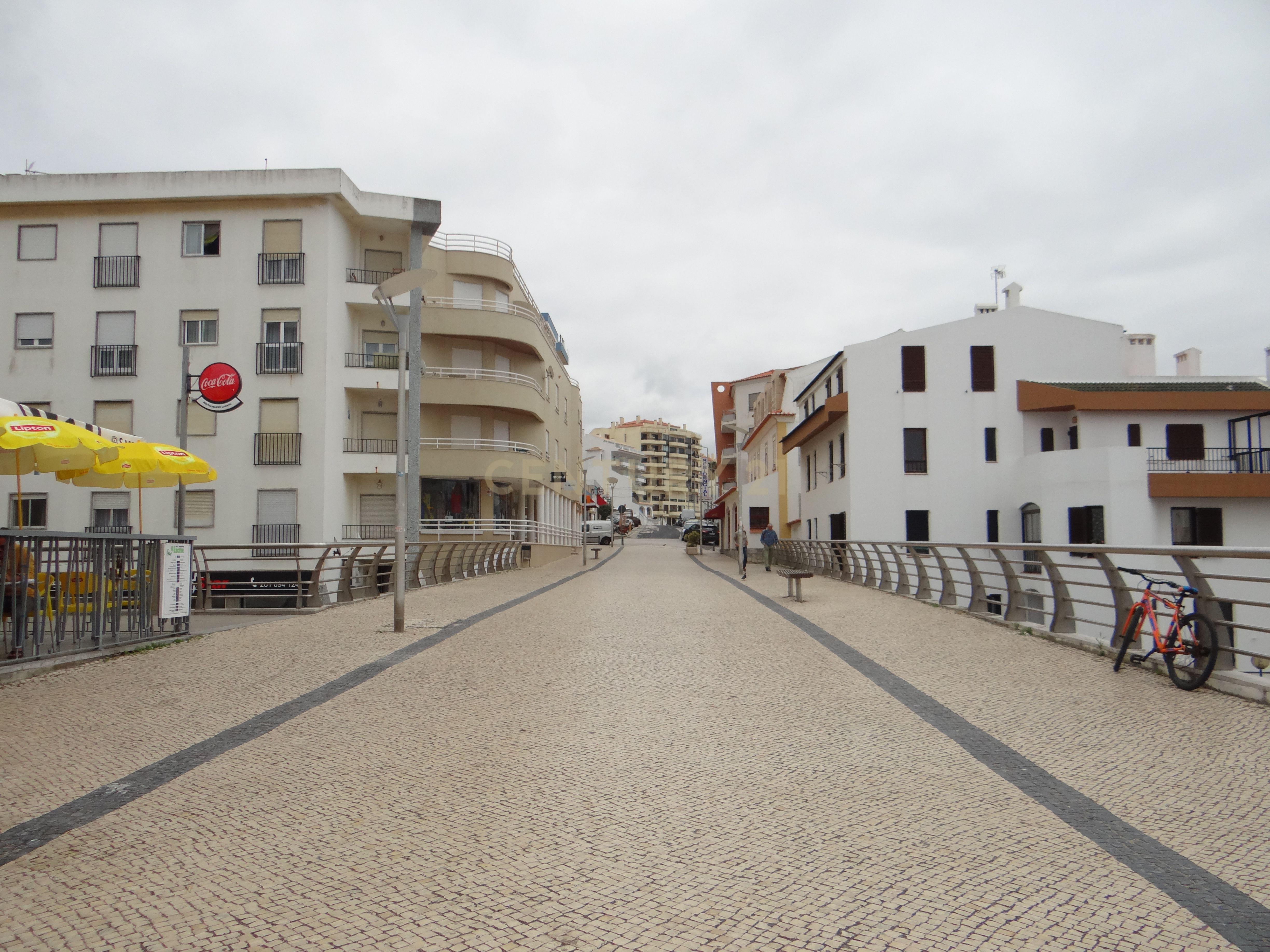Apartamento Remodelado com Vista Mar na Ericeira, lugar de parqueamento e arrecadação - Image 44