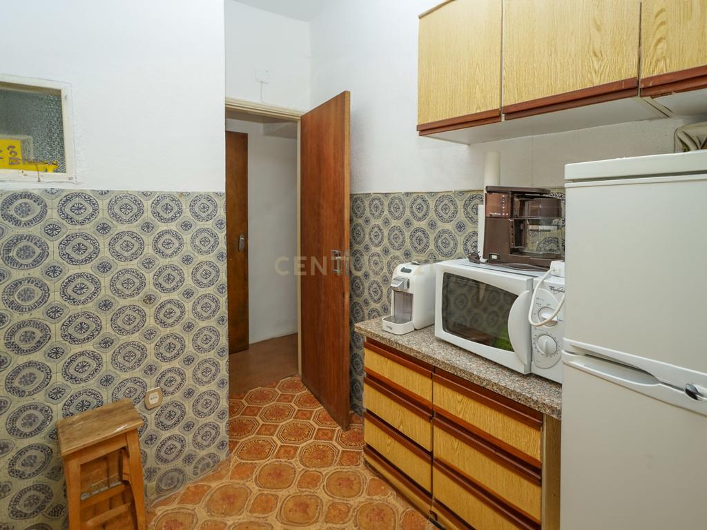 Moradia T1 + 1 com terreno, garagem e pátio - Góis - Image 11