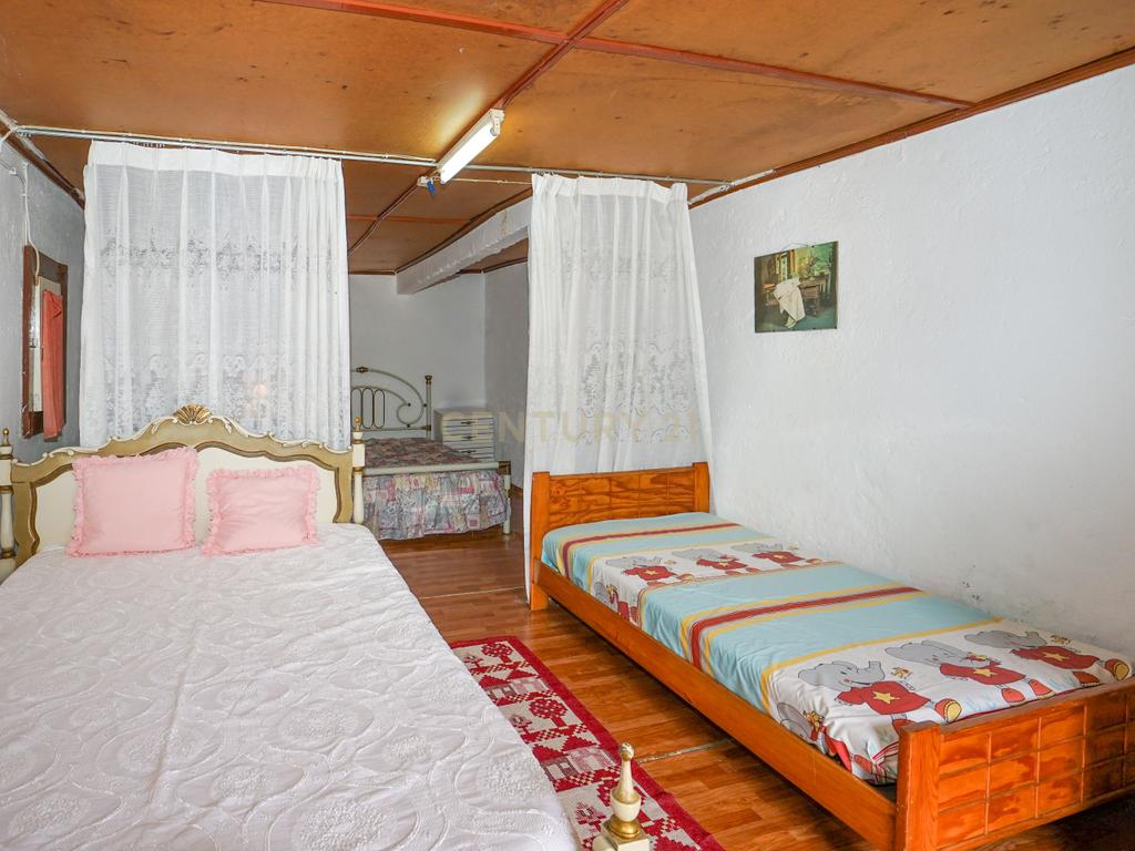 Moradia T1 + 1 com terreno, garagem e pátio - Góis - Image 14