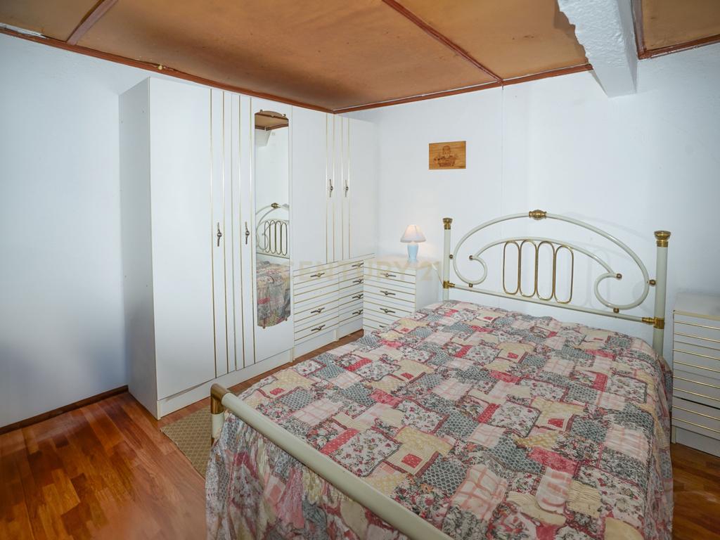 Moradia T1 + 1 com terreno, garagem e pátio - Góis - Image 17