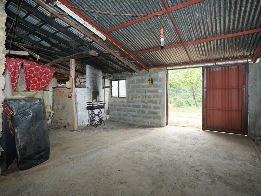 Moradia T1 + 1 com terreno, garagem e pátio - Góis - Image 21