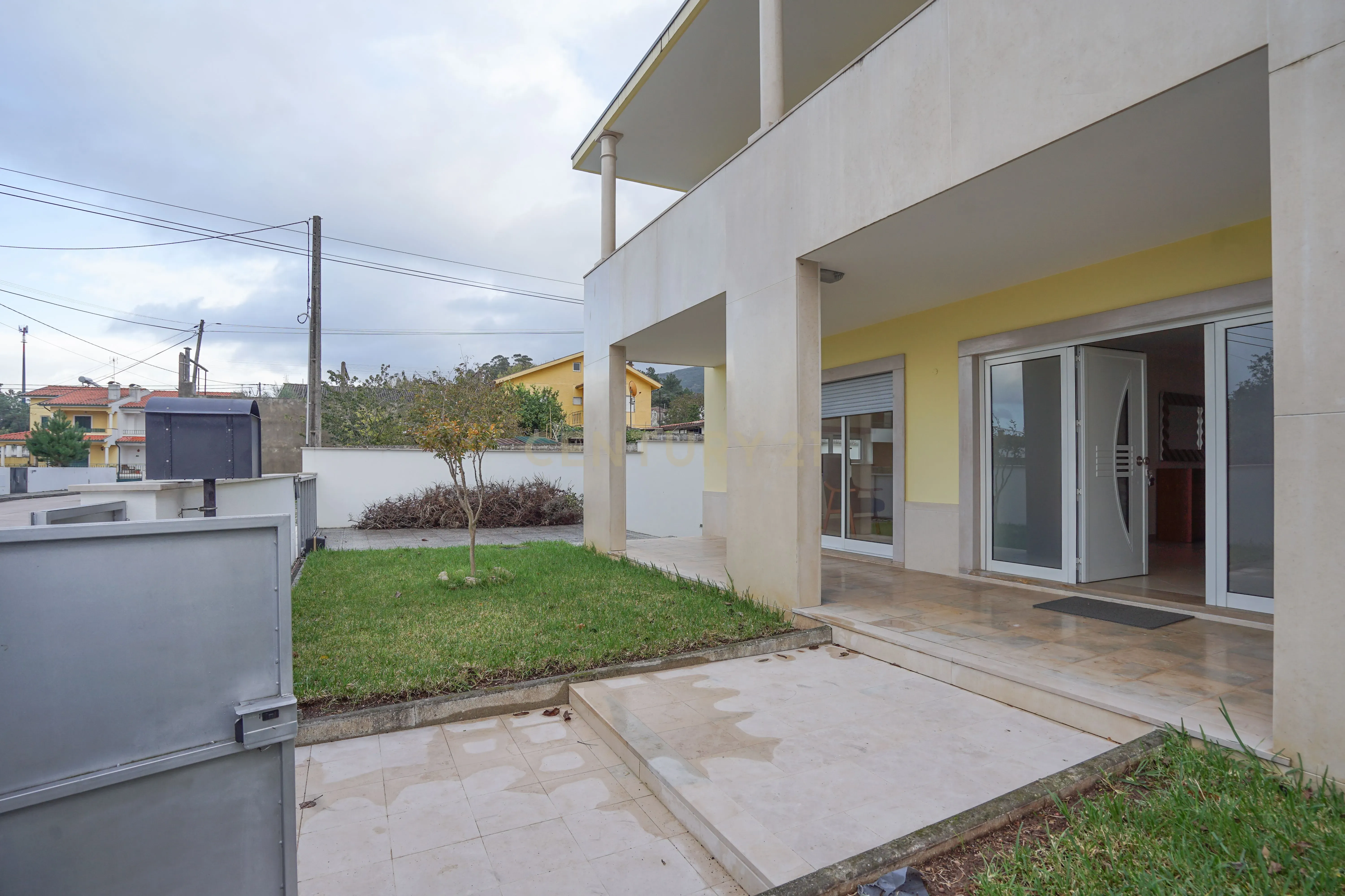 Moradia T4 - Em excelente estado - Image 5