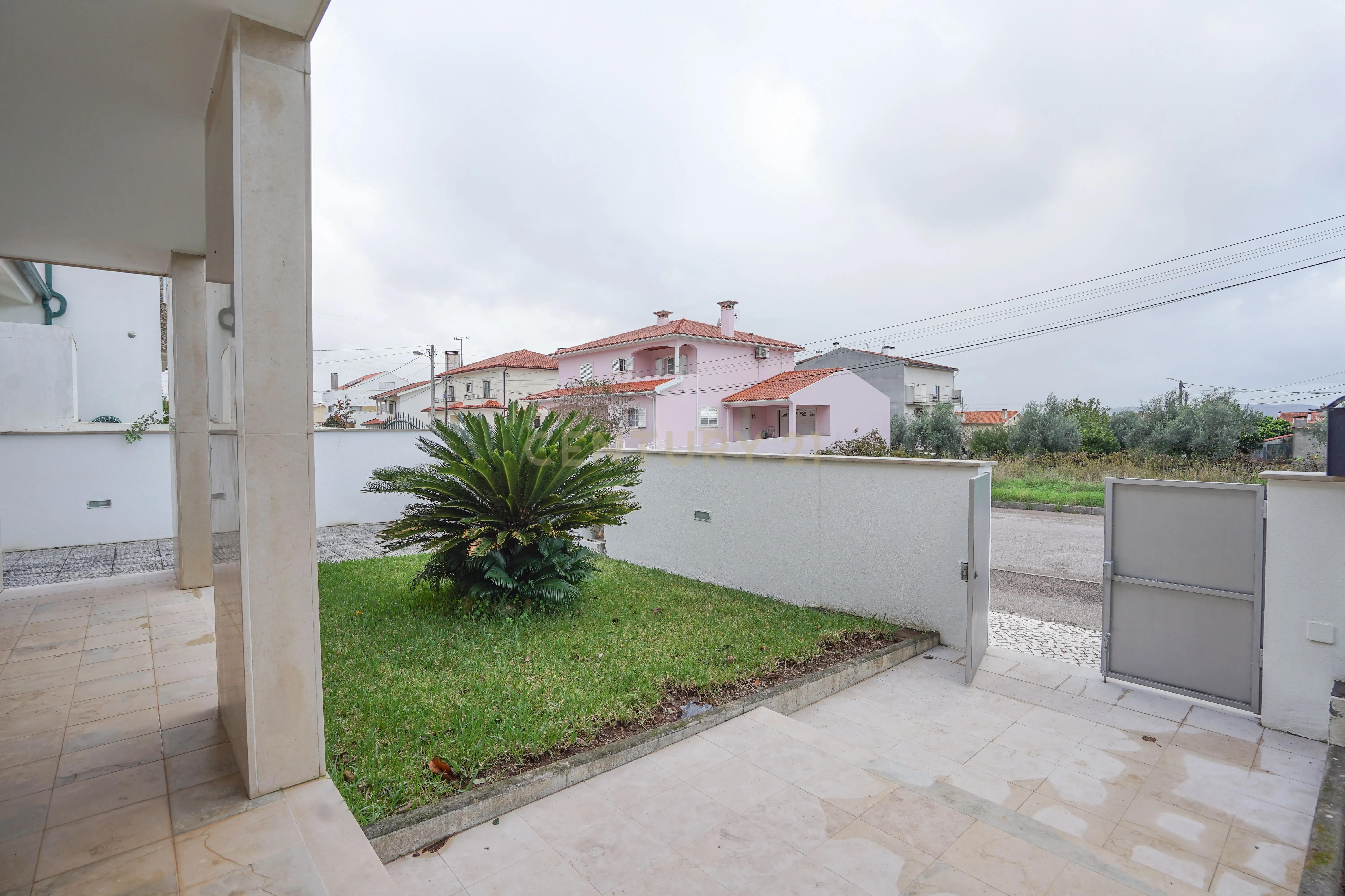 Moradia T4 - Em excelente estado - Image 7