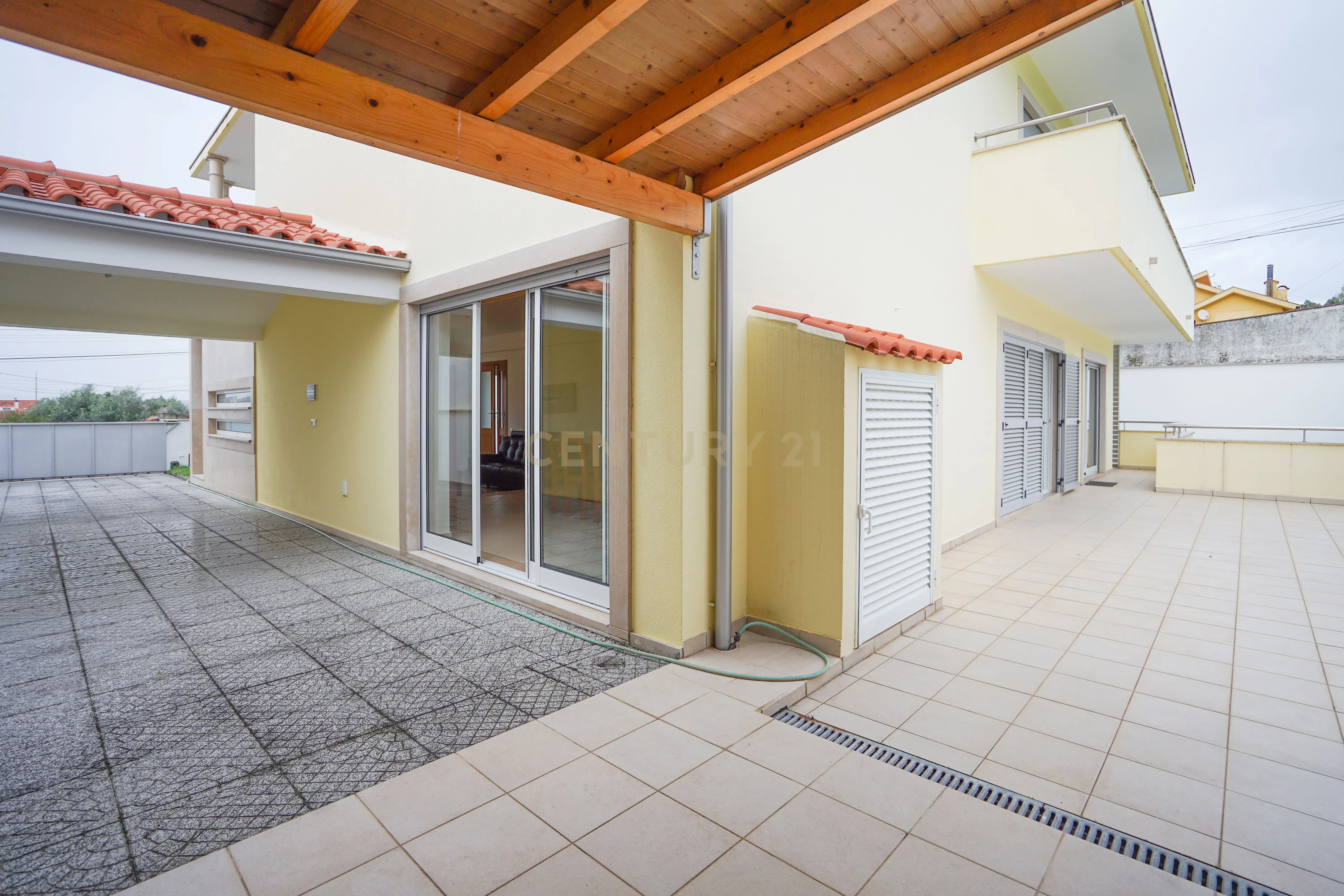 Moradia T4 - Em excelente estado - Image 22
