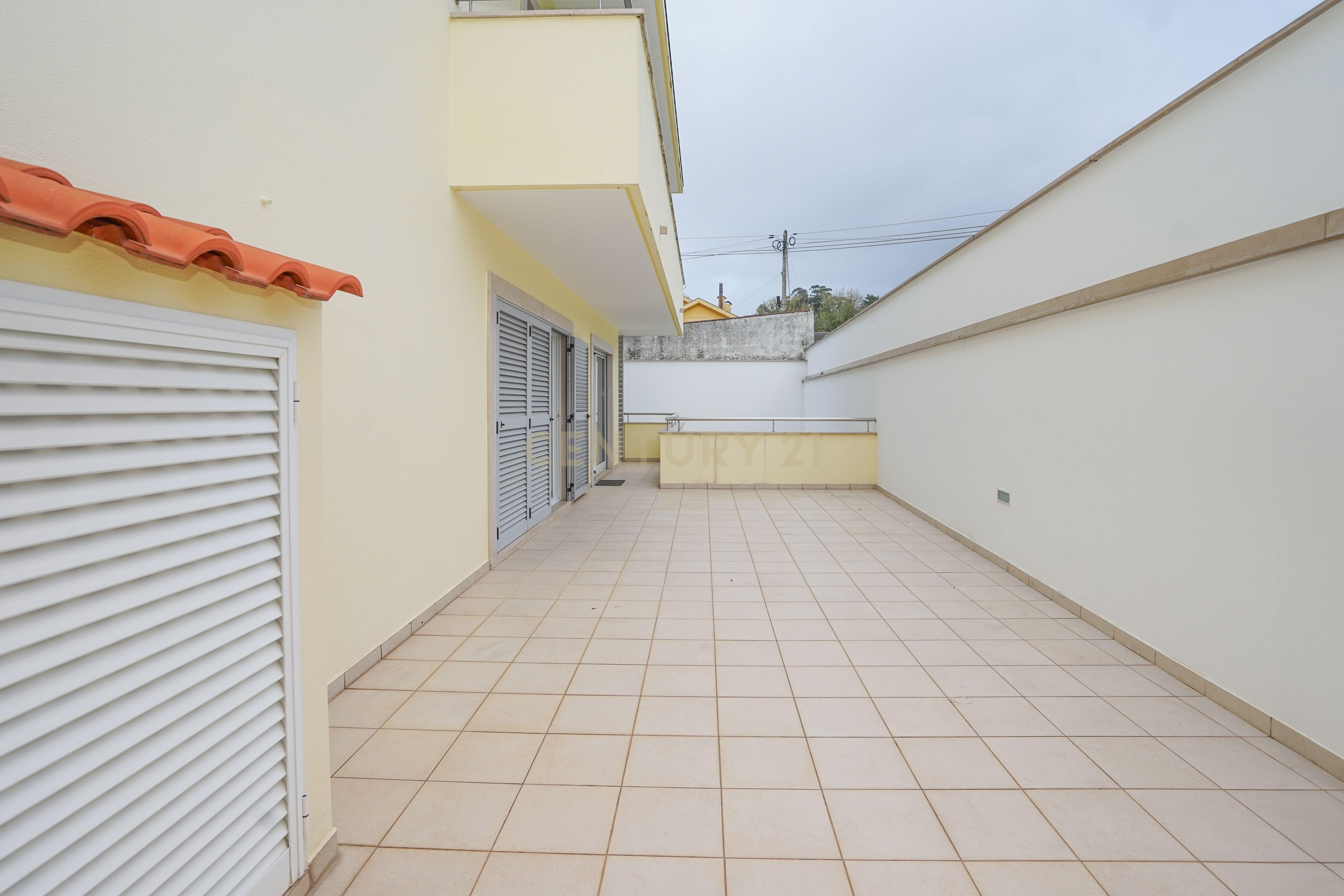 Moradia T4 - Em excelente estado - Image 24