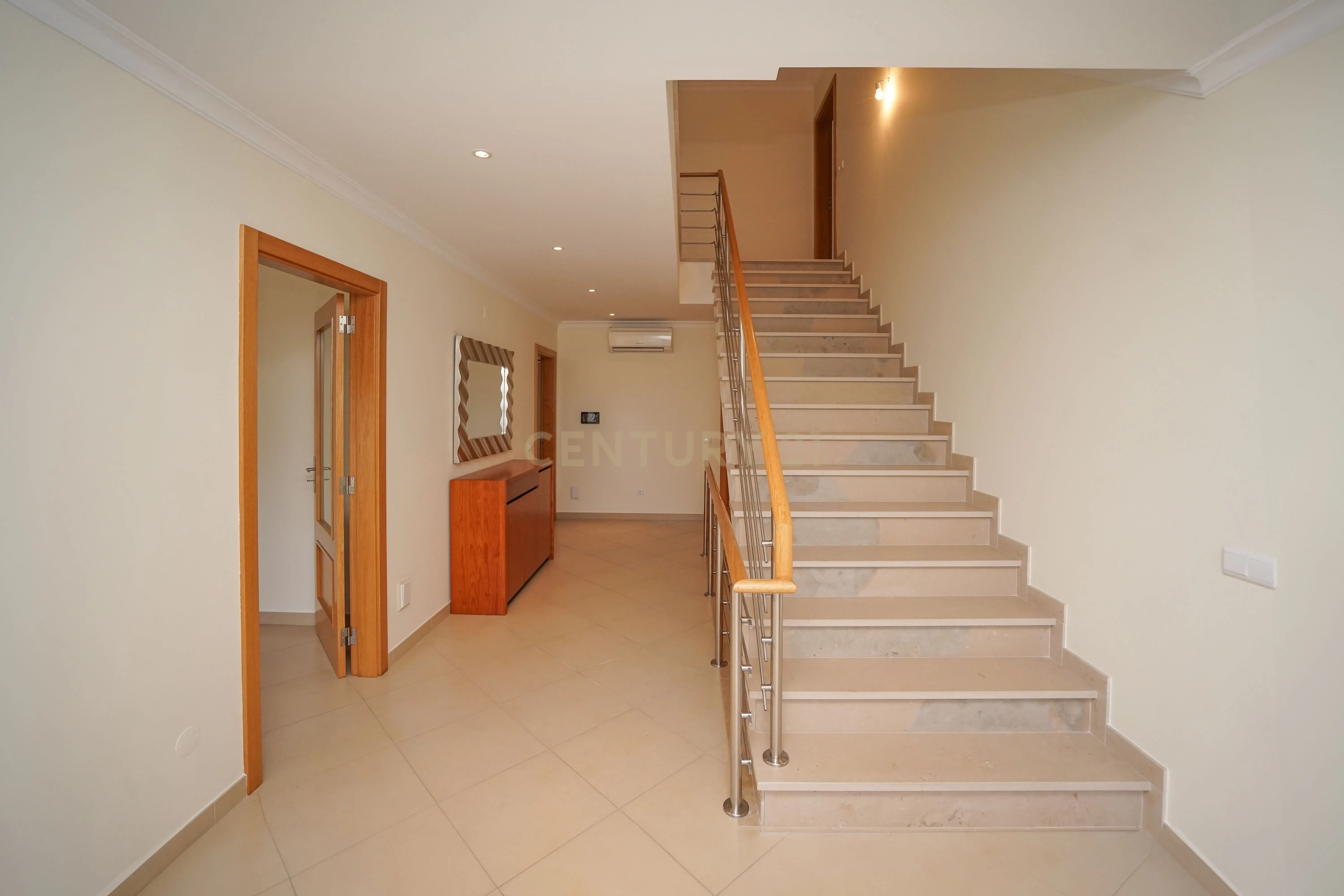Moradia T4 - Em excelente estado - Image 29