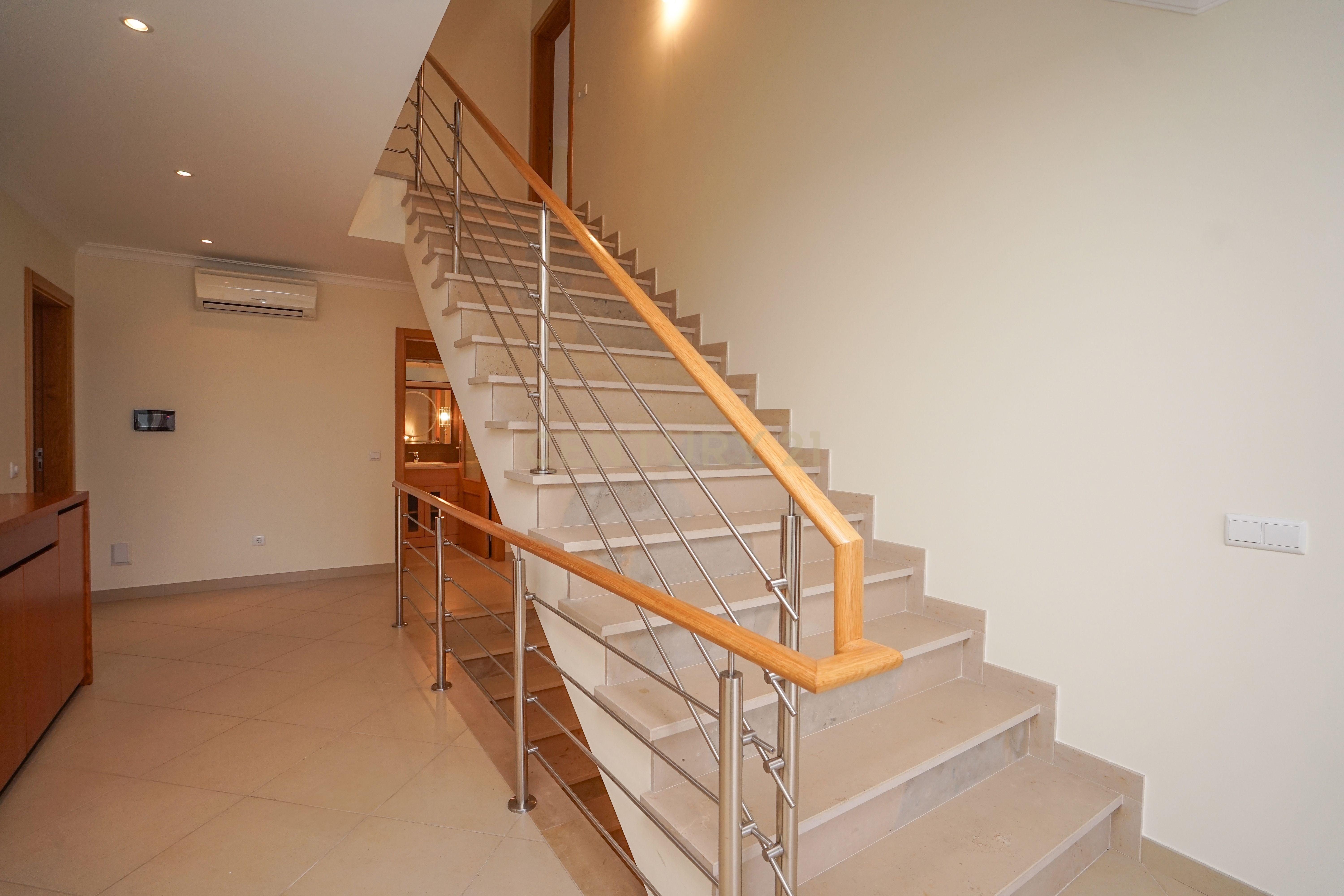 Moradia T4 - Em excelente estado - Image 30