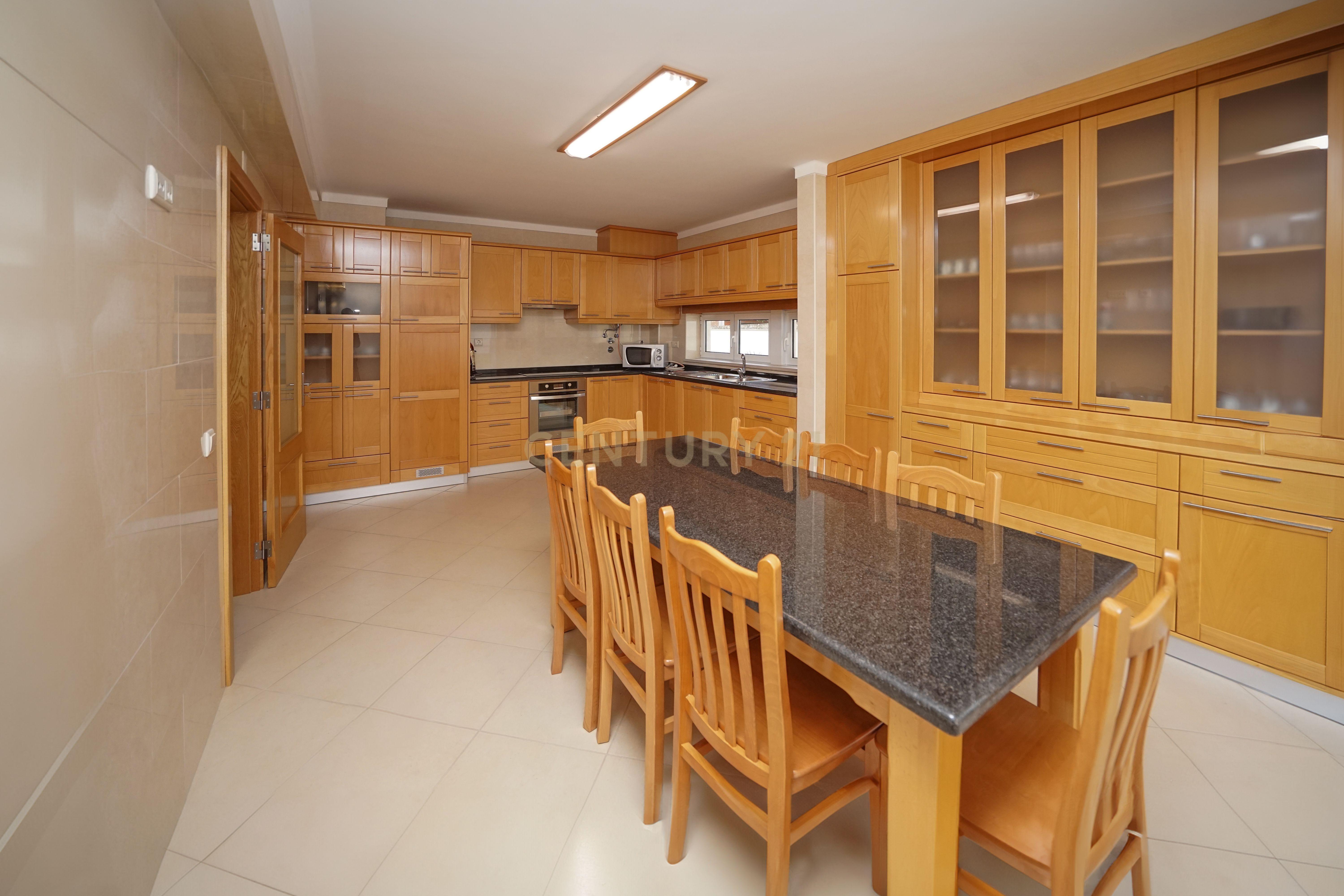 Moradia T4 - Em excelente estado - Image 34