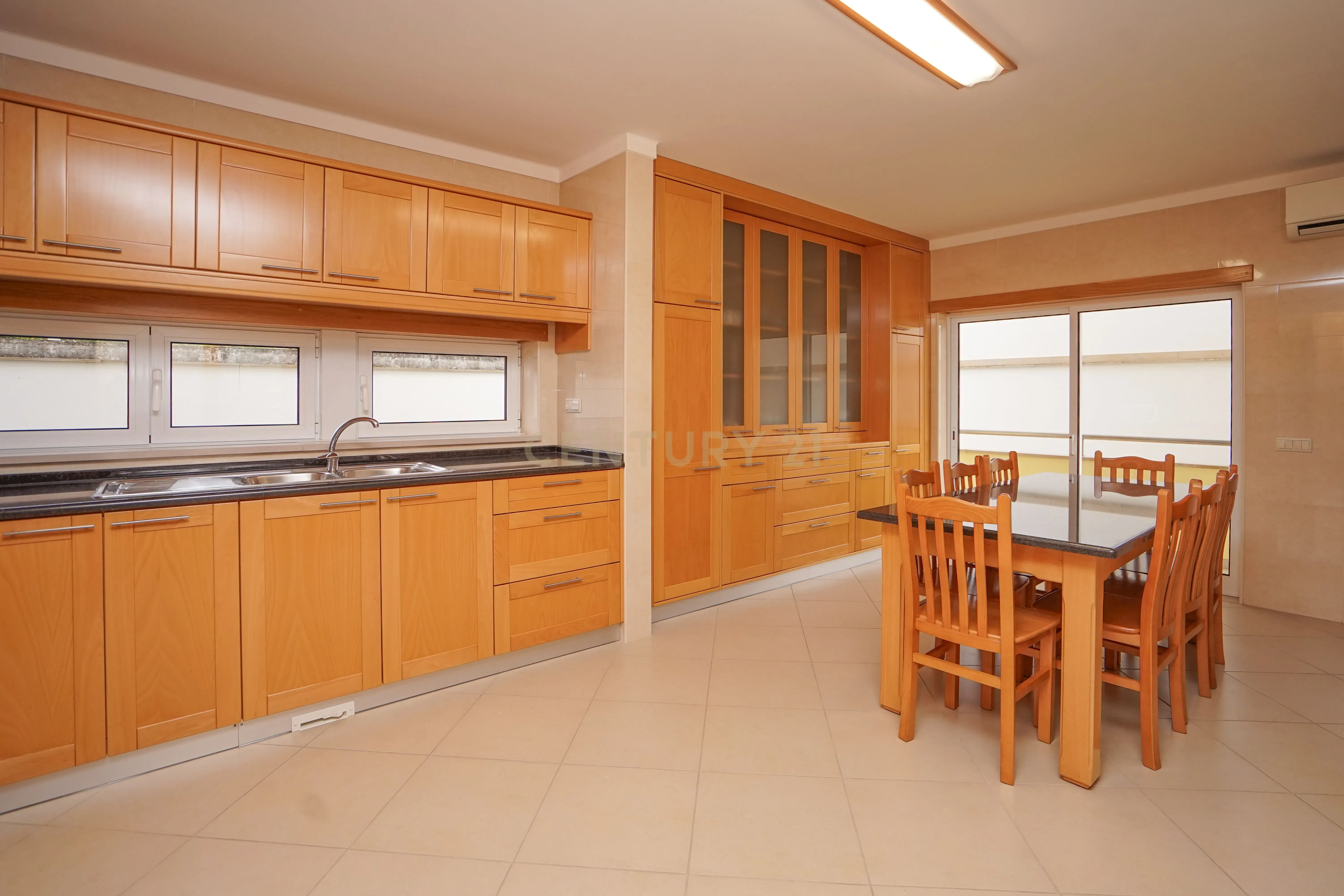 Moradia T4 - Em excelente estado - Image 37