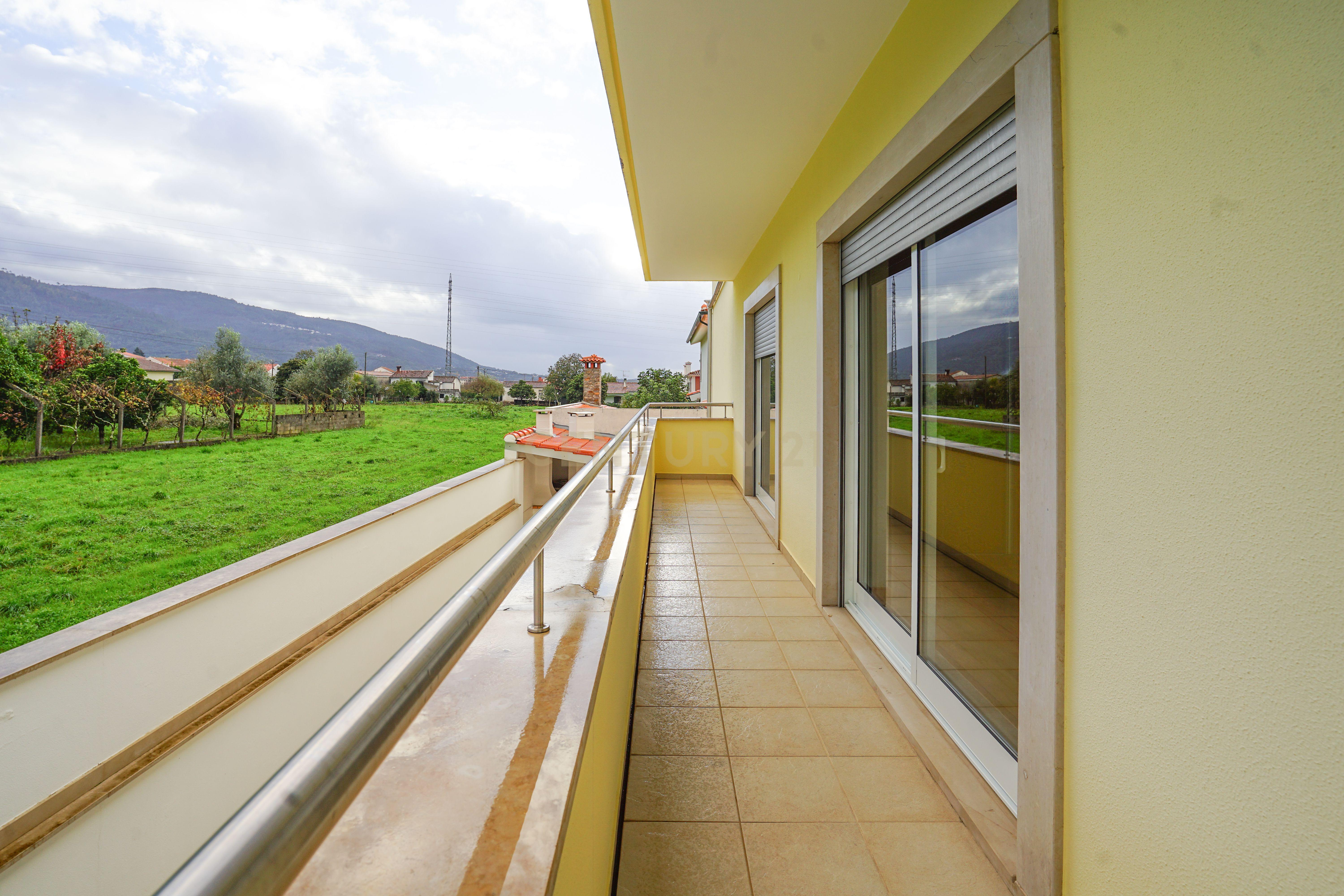 Moradia T4 - Em excelente estado - Image 46
