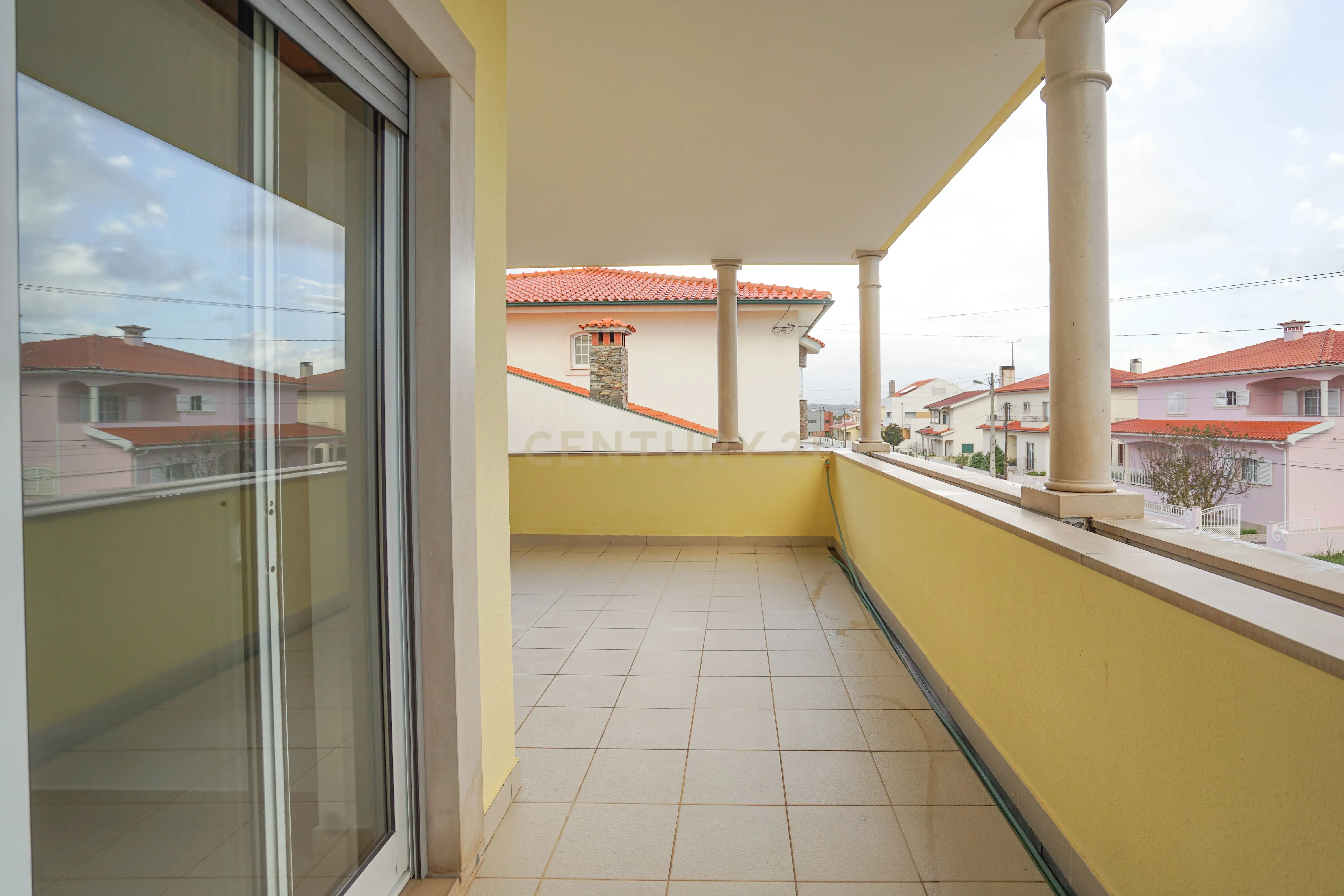 Moradia T4 - Em excelente estado - Image 48