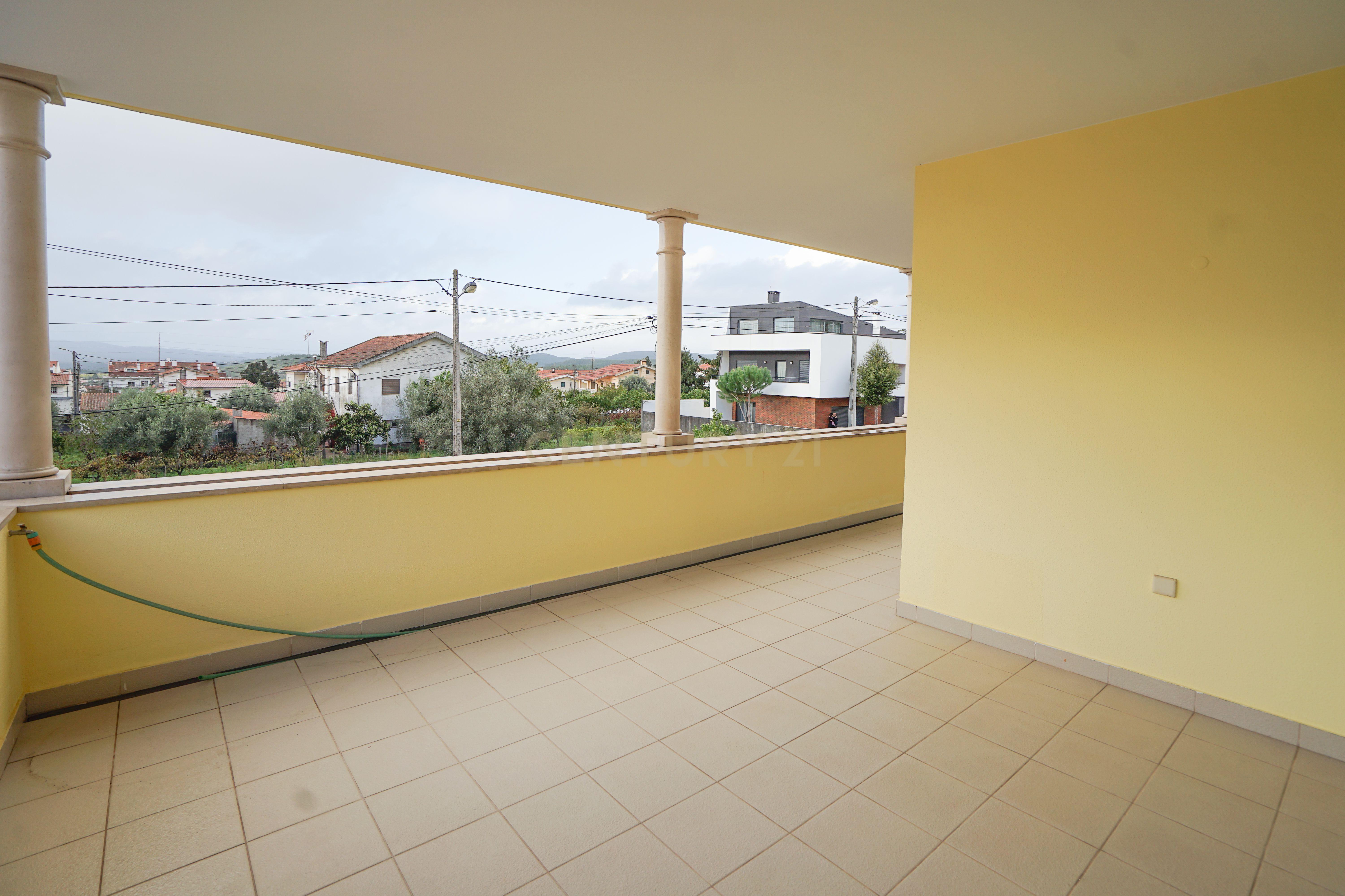 Moradia T4 - Em excelente estado - Image 83