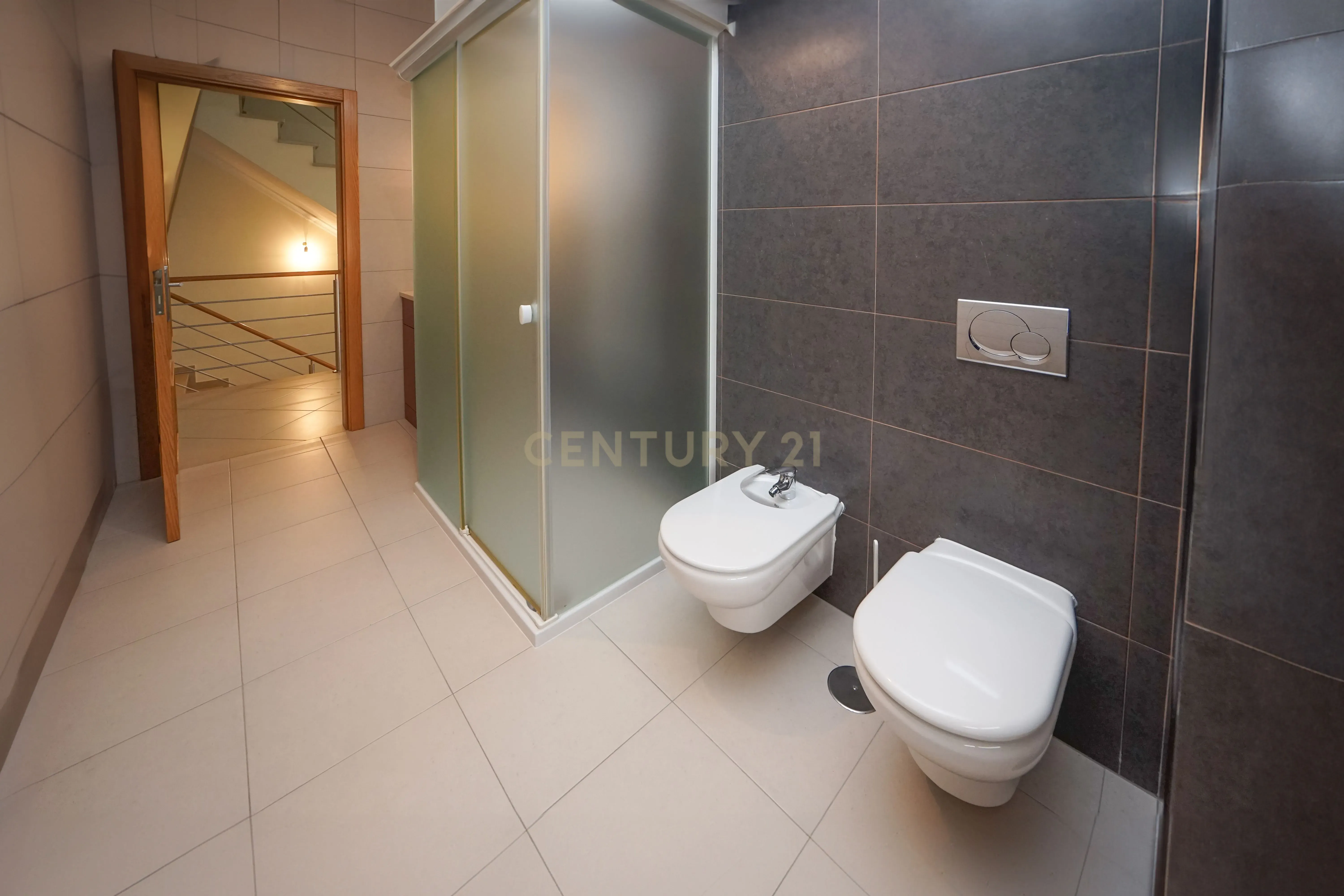 Moradia T4 - Em excelente estado - Image 58