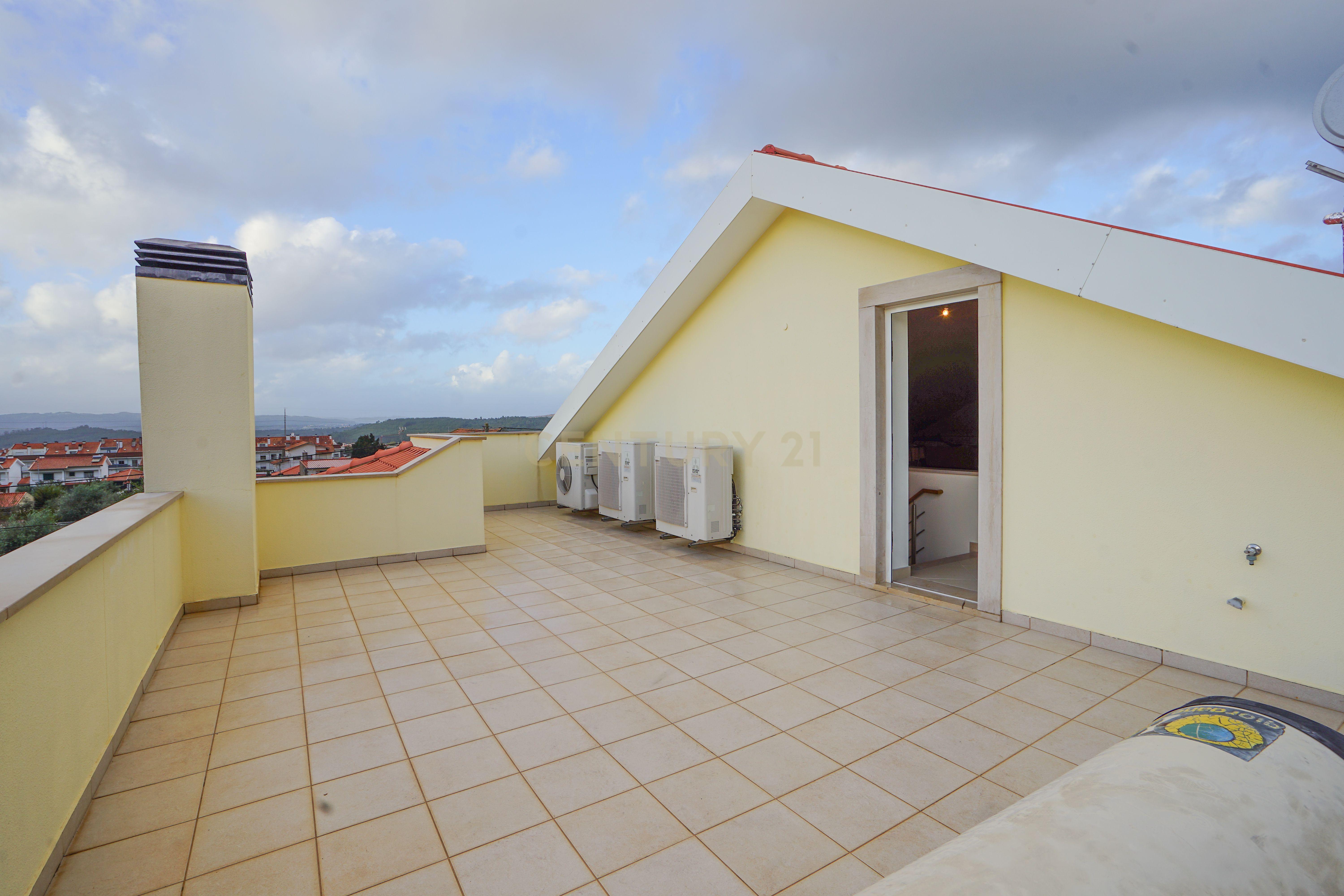 Moradia T4 - Em excelente estado - Image 65