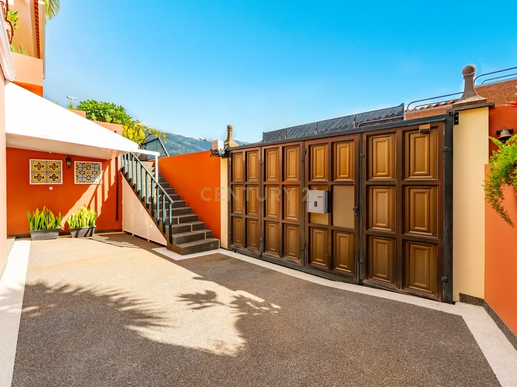 Fantástica moradia T4 no Funchal para quem procura um estilo de vida relaxante e de qualidade na ilha da Madeira.🏡 - Image 22