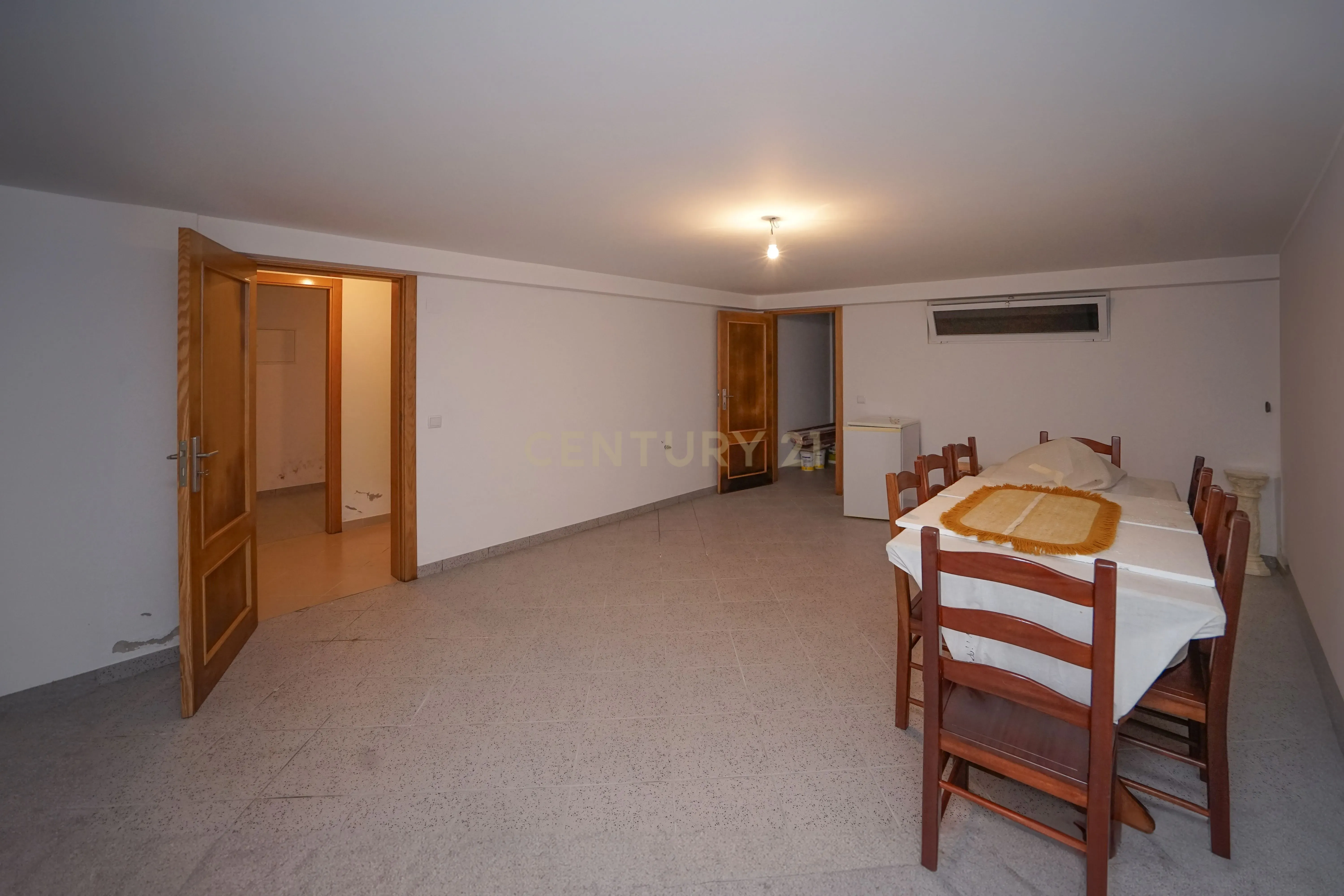 Moradia T4 - Em excelente estado - Image 73