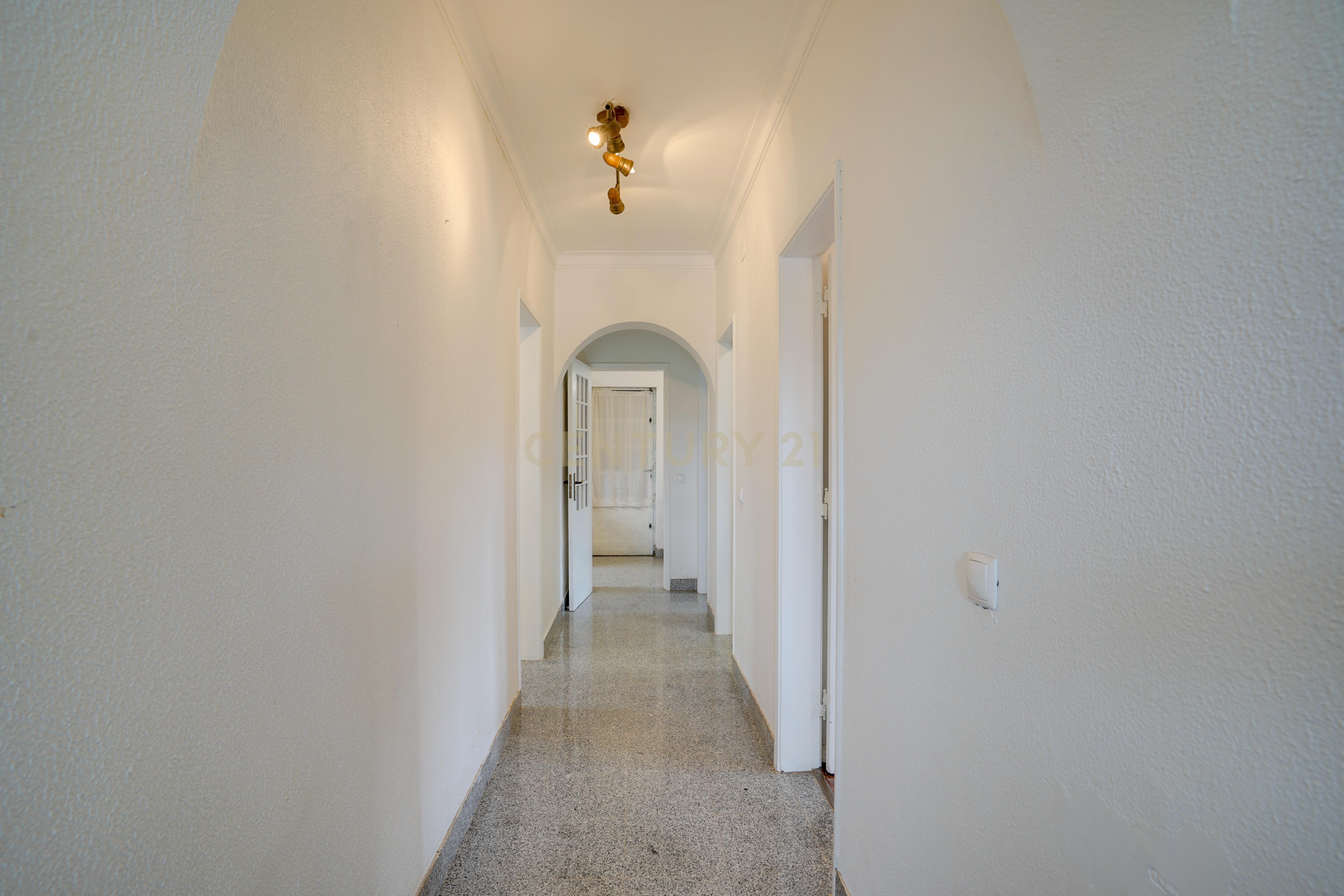 Fantástica Moradia isolada T4 na Marisol - Image 21
