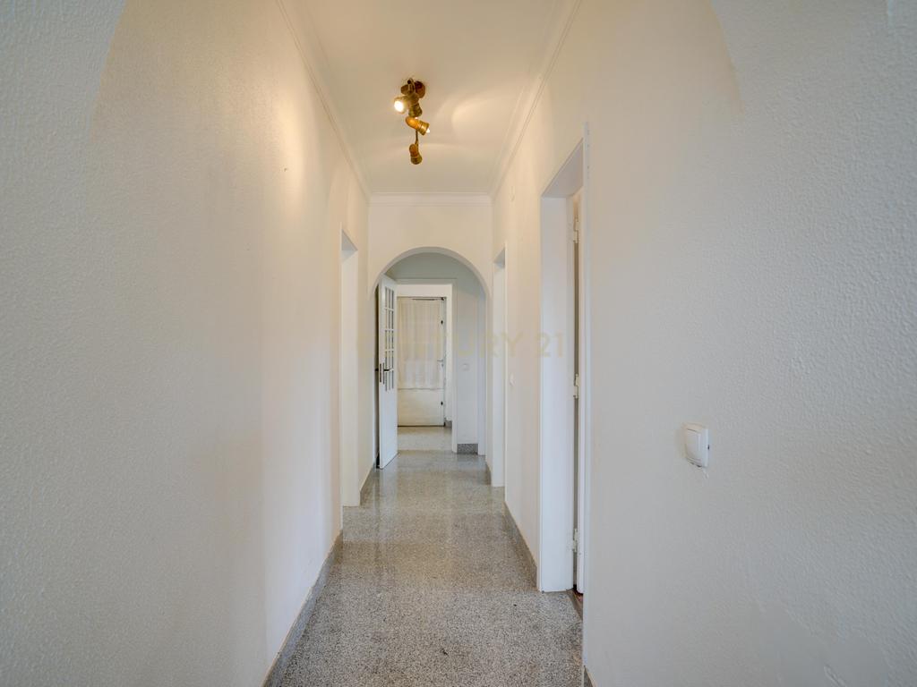 Fantástica Moradia isolada T4 na Marisol - Image 21