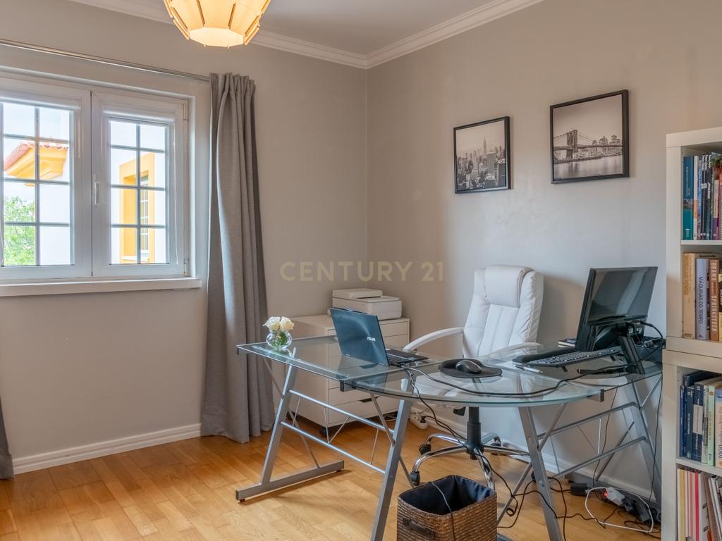 Apartamento T3  na  Quinta da Beloura  em Condomínio Privado com Piscina segurança  24H - Image 21