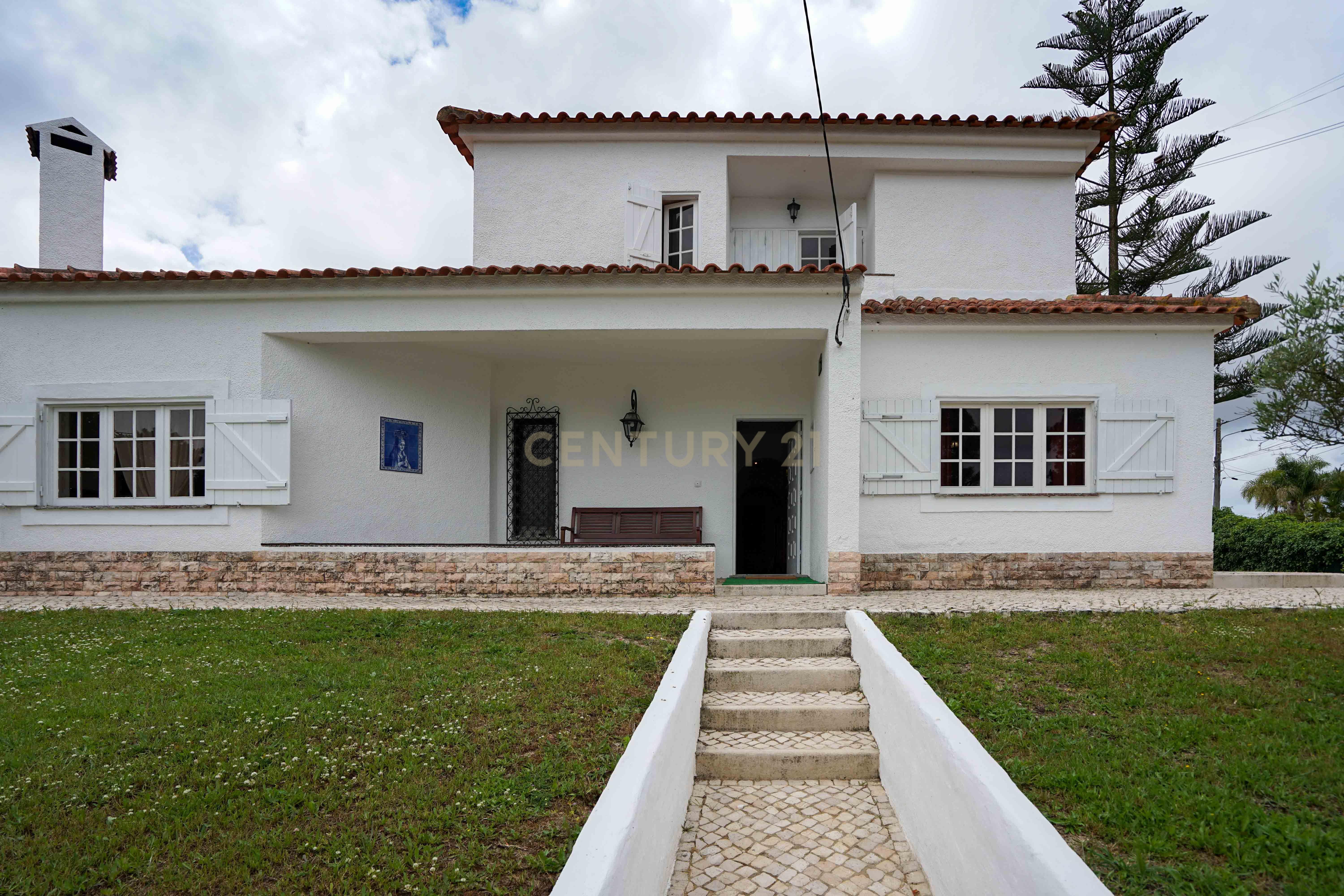 Fantástica Moradia isolada T4 na Marisol - Image 6