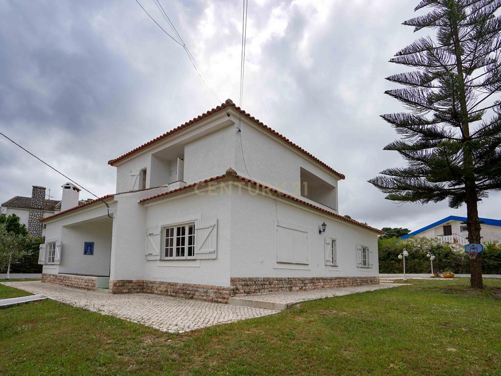 Fantástica Moradia isolada T4 na Marisol - Image 55
