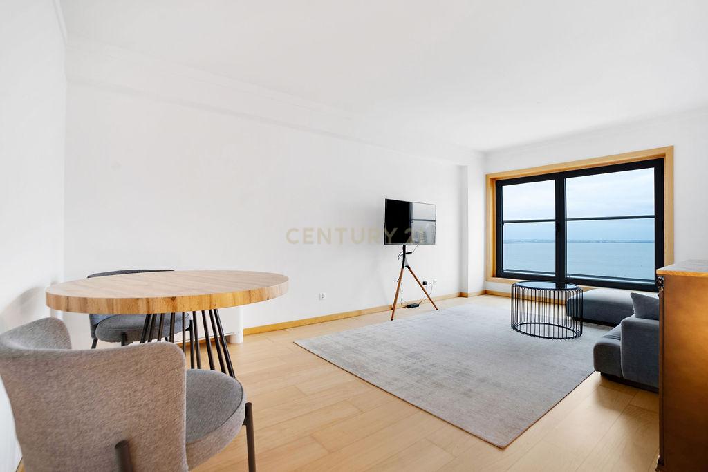 Apartamento T2 vista panoramica deslumbrante no Parque das Nações - Image 3