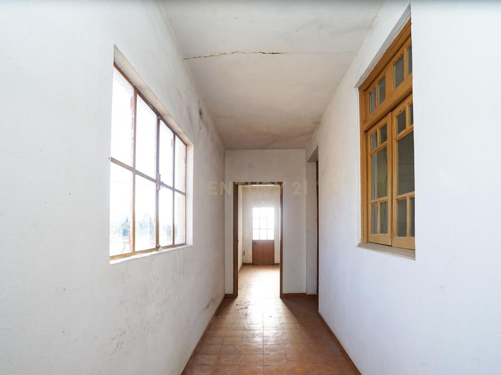 Moradia tradicional com pátio,adega,arrúmos,sotão,garagem ,terreno plano e poço numa localização exceptional a 5 min. de Lousã - Image 18