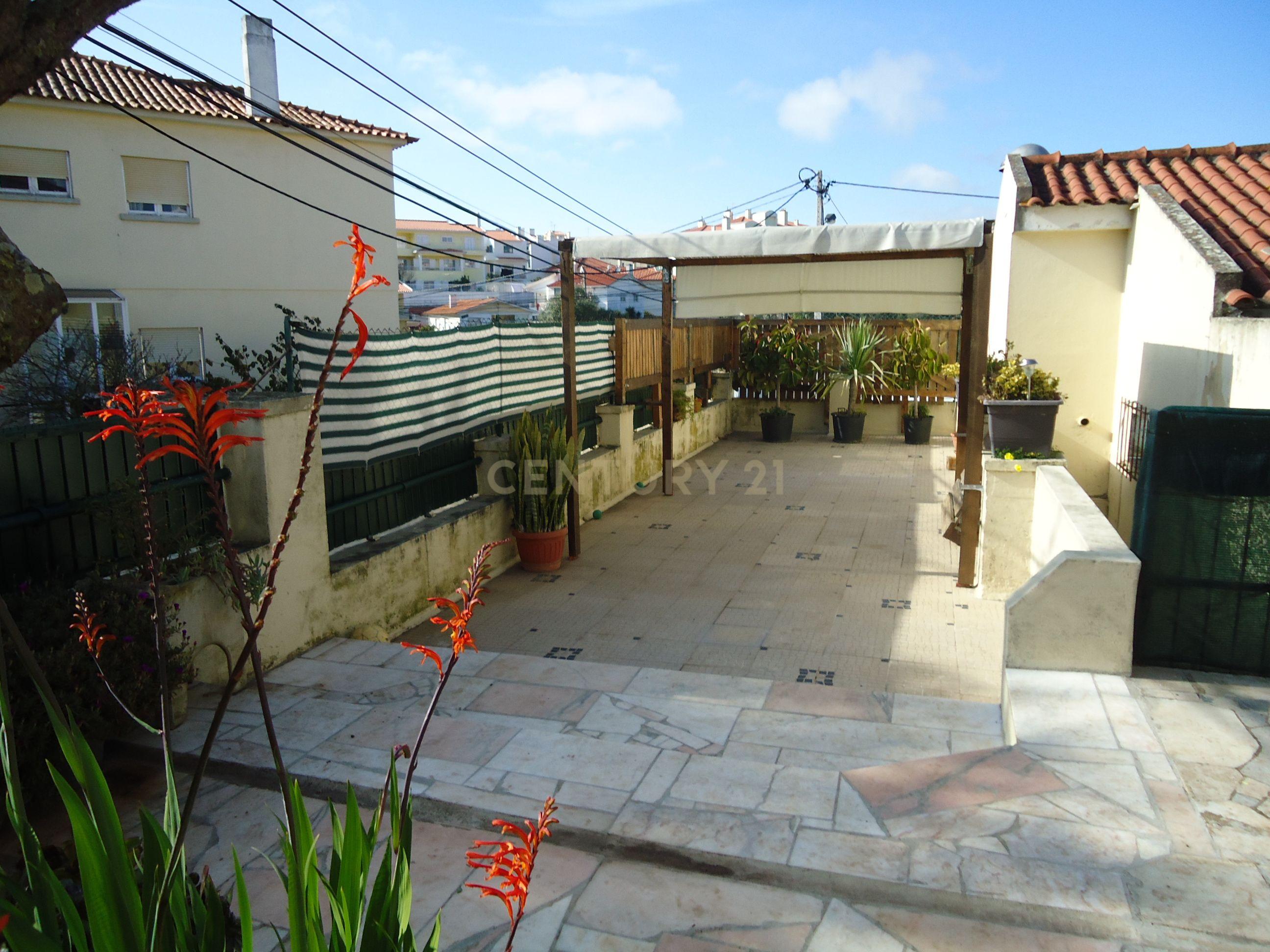 Moradia T4 + Restaurante c/ rentabilidade junto ao Estoril - Image 7