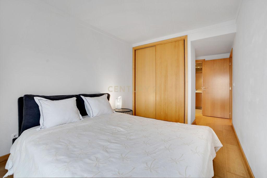 Apartamento T2 vista panoramica deslumbrante no Parque das Nações - Image 11