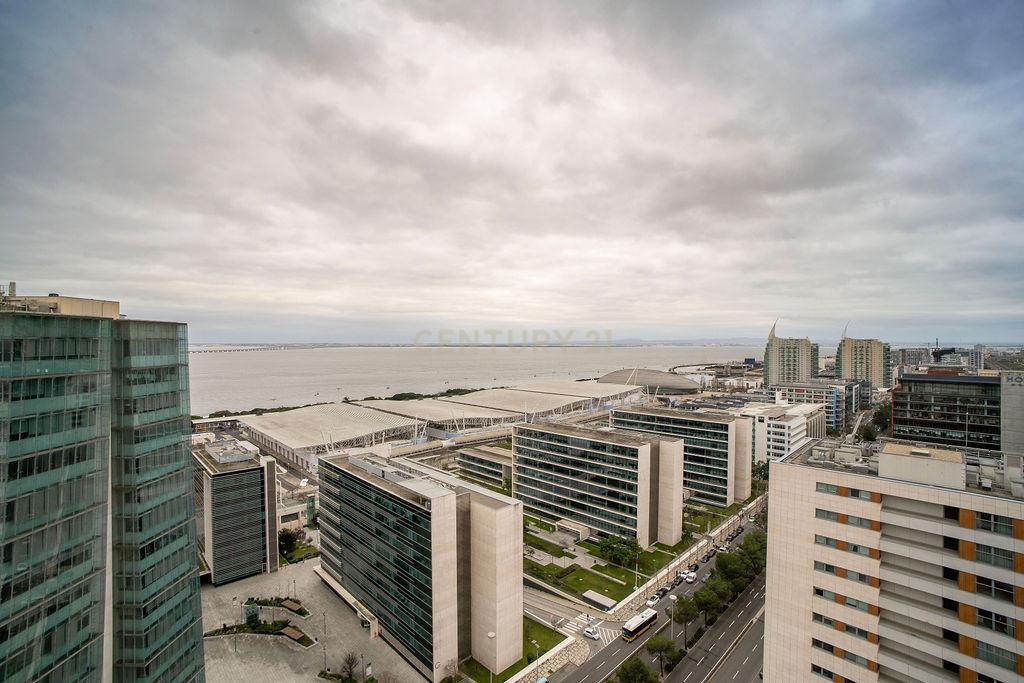 Apartamento T2 vista panoramica deslumbrante no Parque das Nações - Image 19