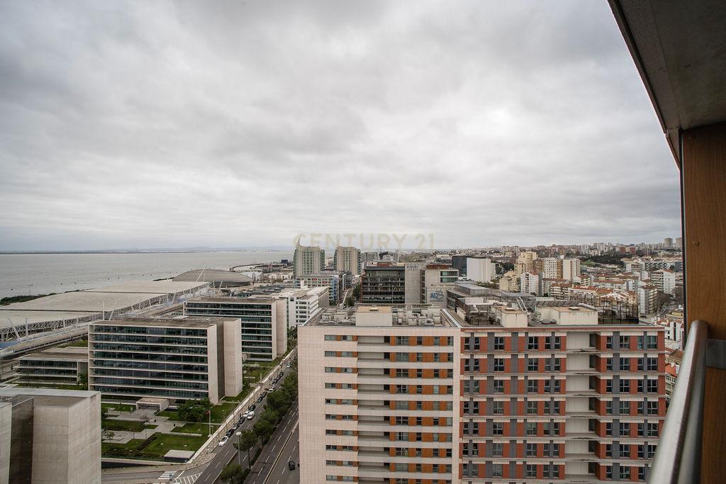 Apartamento T2 vista panoramica deslumbrante no Parque das Nações - Image 18