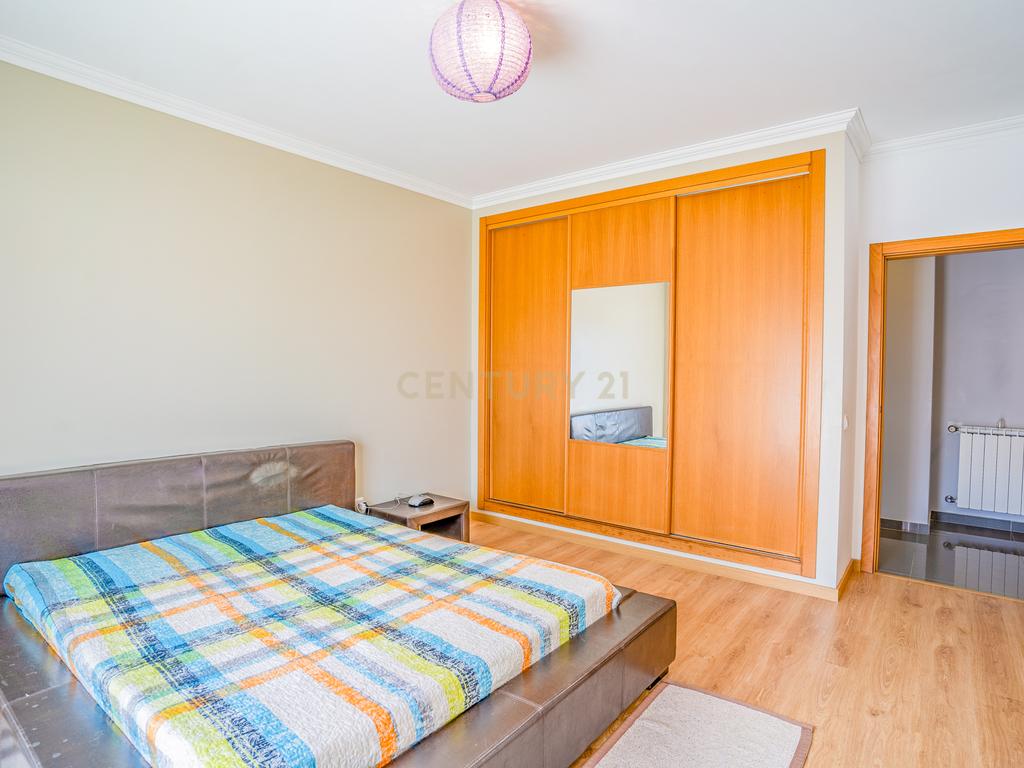 Quintinha única na vila de Gaeiras, com a vila de Óbidos no horizonte. - Image 40