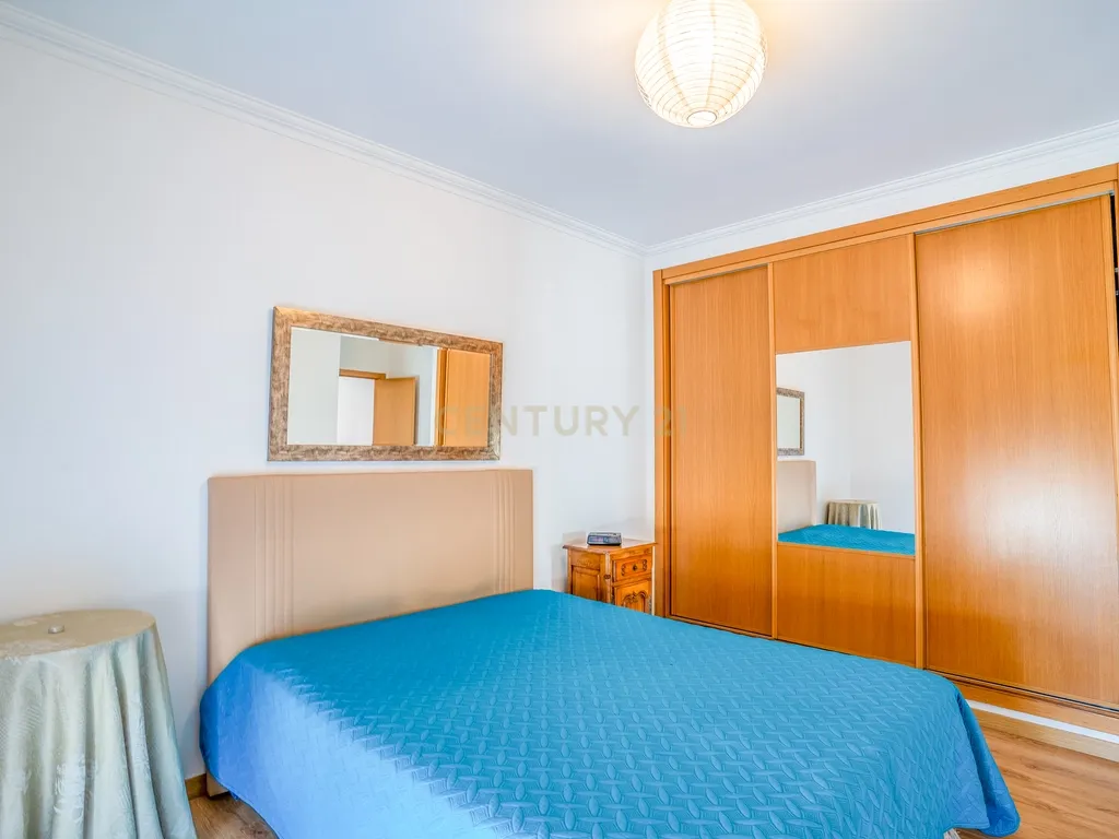 Quintinha única na vila de Gaeiras, com a vila de Óbidos no horizonte. - Image 45