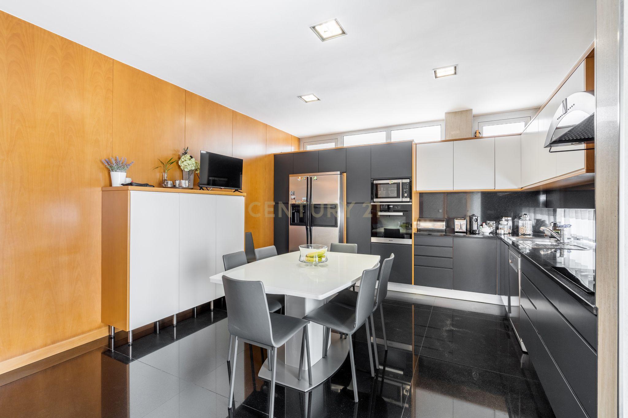 Moradia T4 com piscina - Bom Jesus - Image 17
