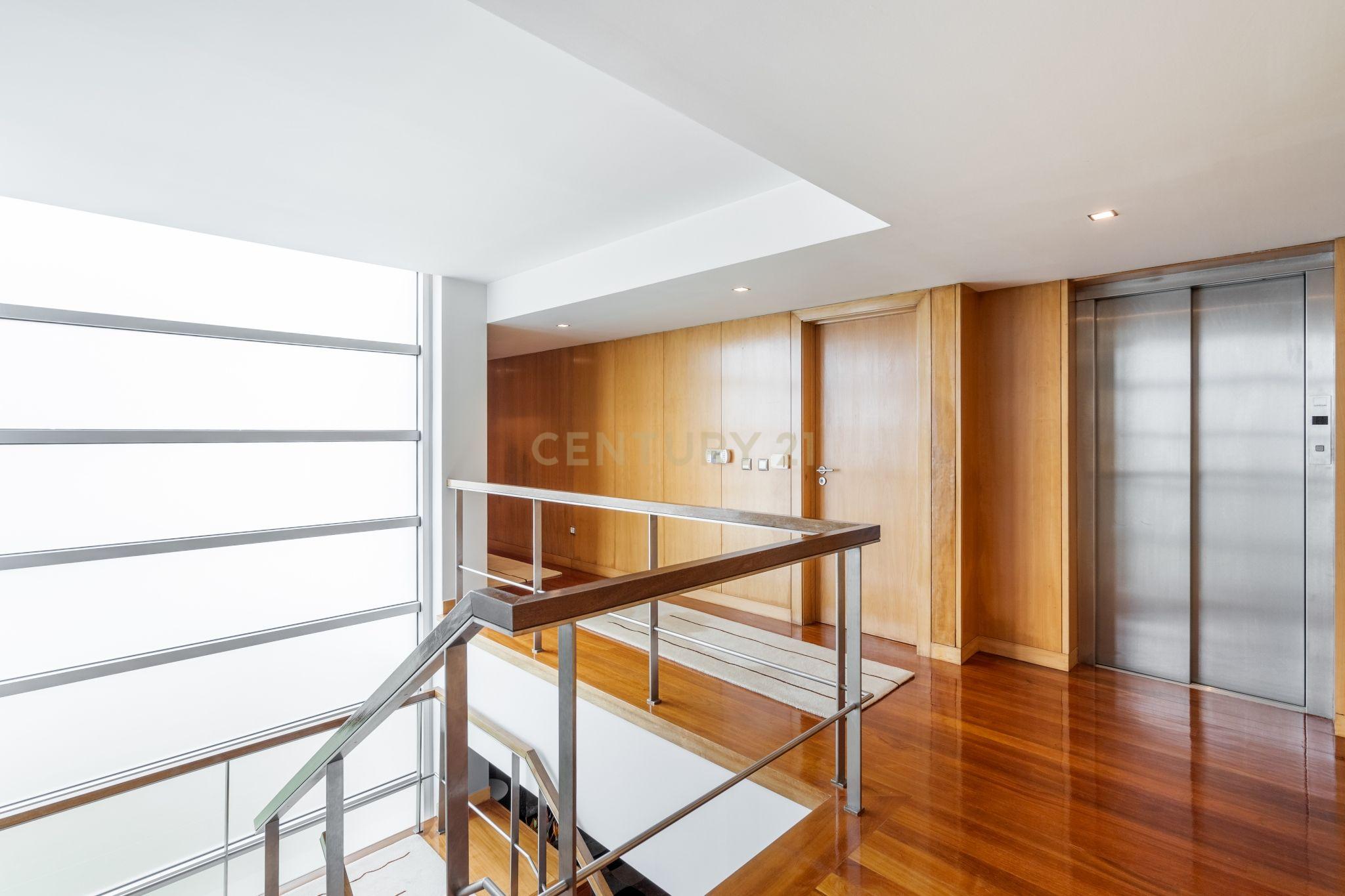 Moradia T4 com piscina - Bom Jesus - Image 23