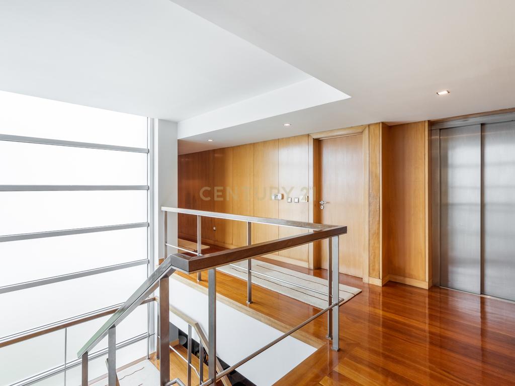 Moradia T4 com piscina - Bom Jesus - Image 23