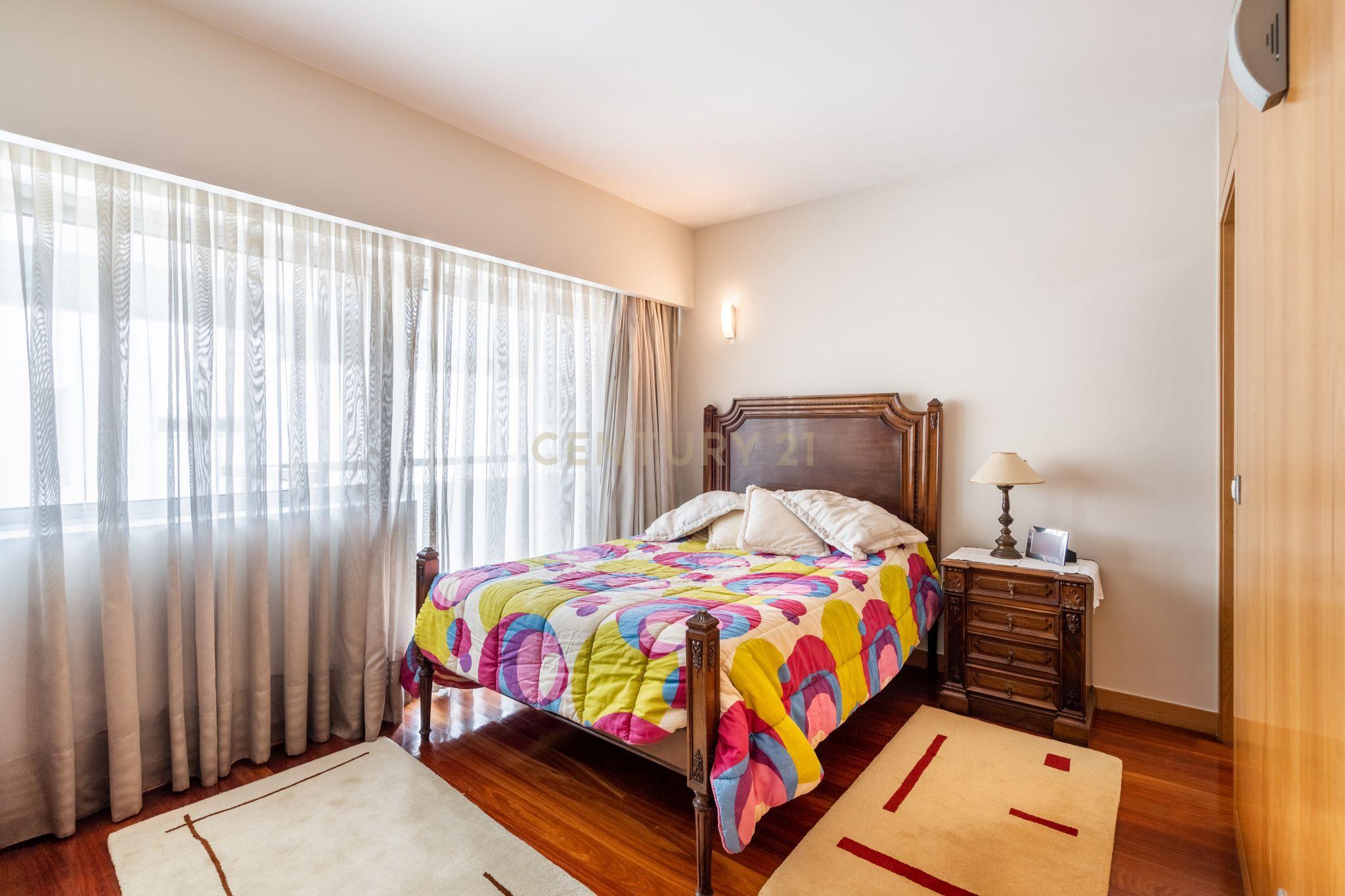 Moradia T4 com piscina - Bom Jesus - Image 24