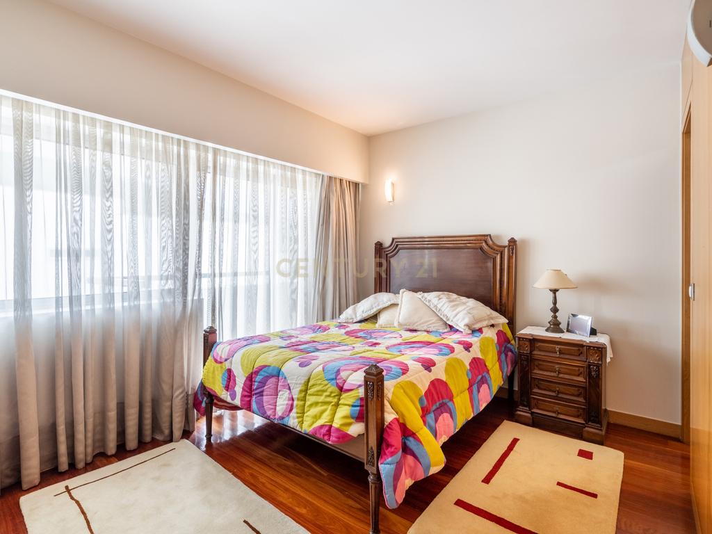 Moradia T4 com piscina - Bom Jesus - Image 24
