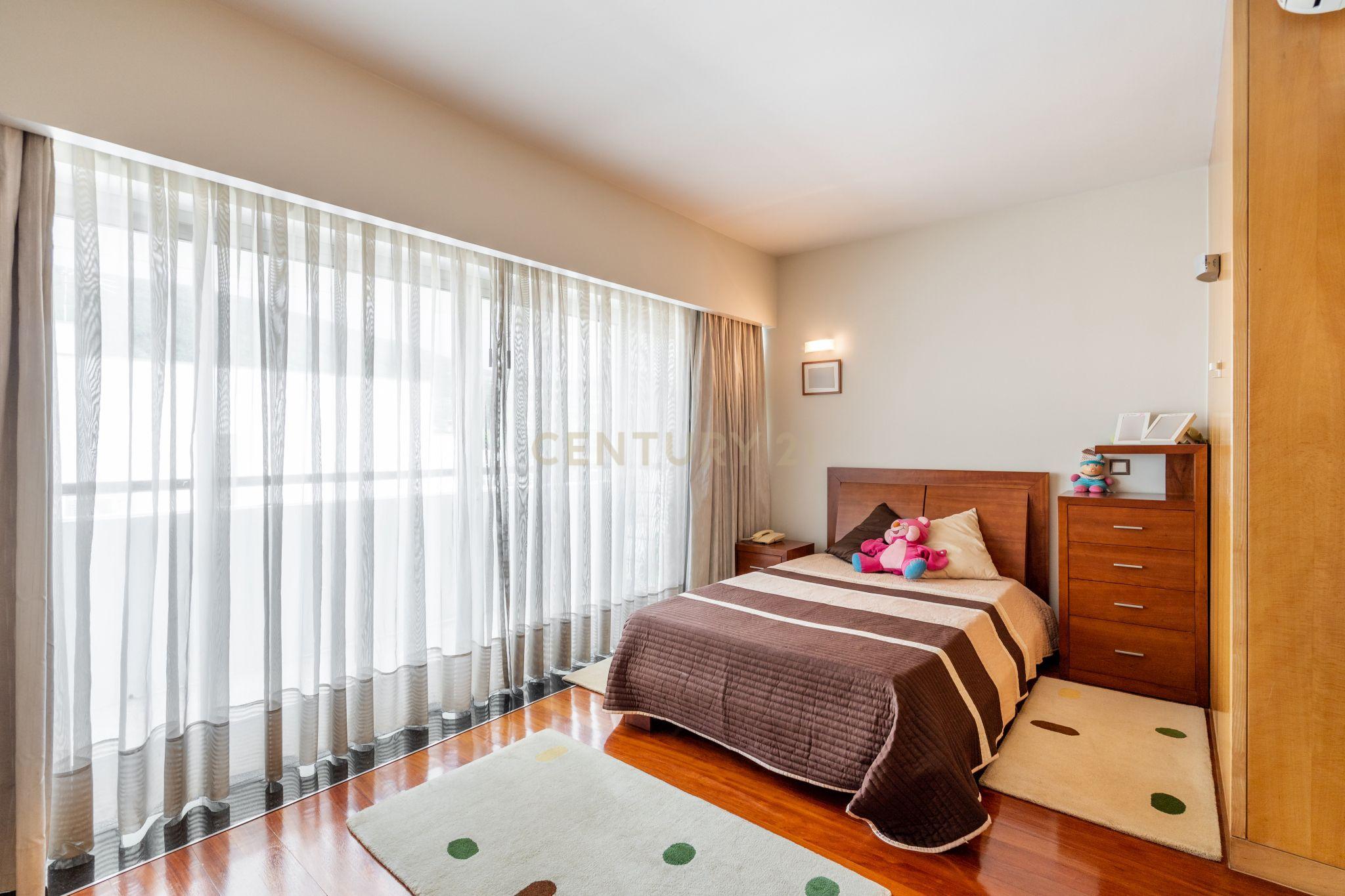 Moradia T4 com piscina - Bom Jesus - Image 29