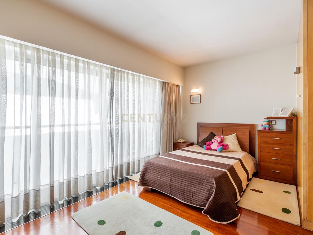 Moradia T4 com piscina - Bom Jesus - Image 29