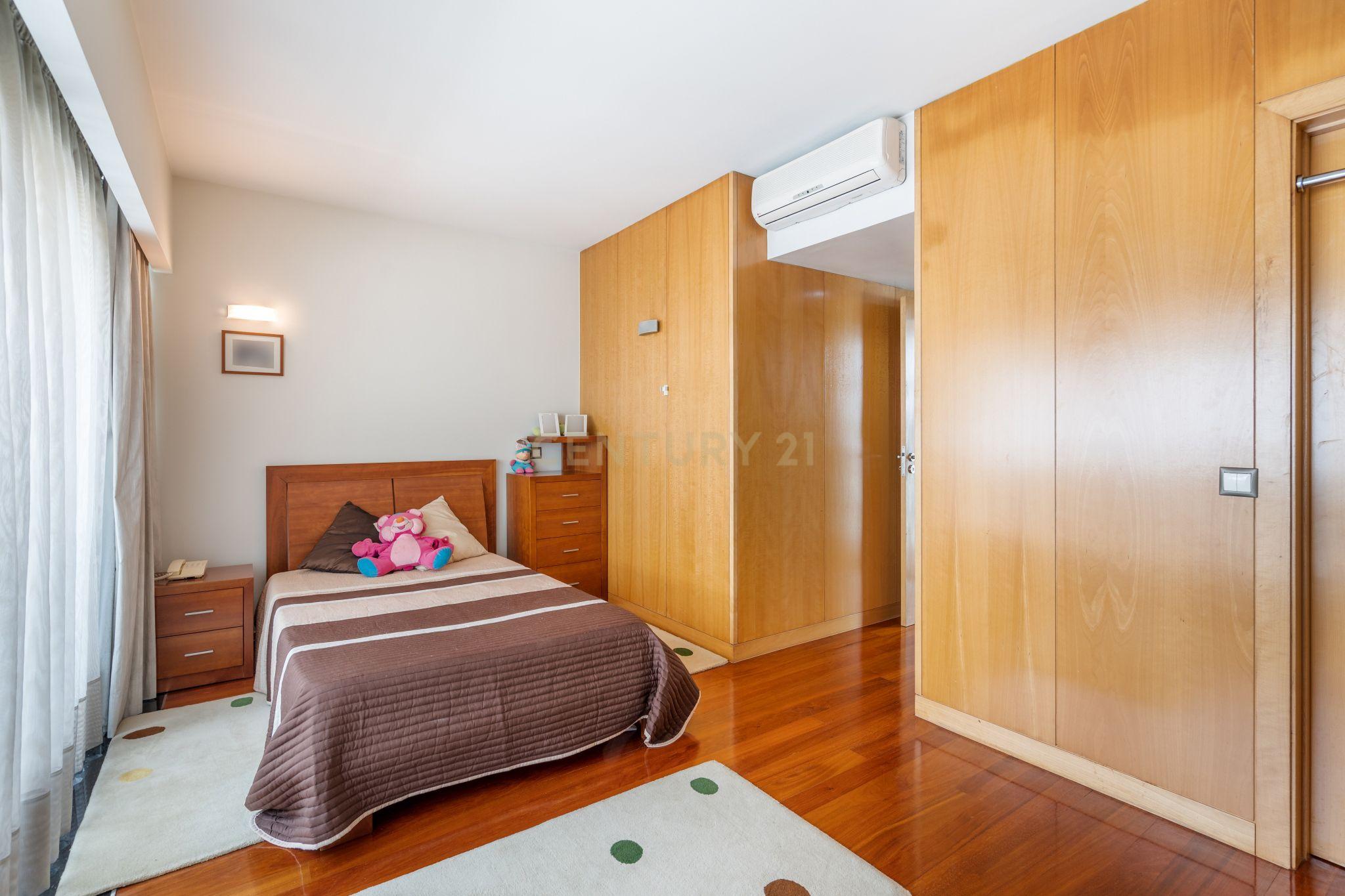 Moradia T4 com piscina - Bom Jesus - Image 30